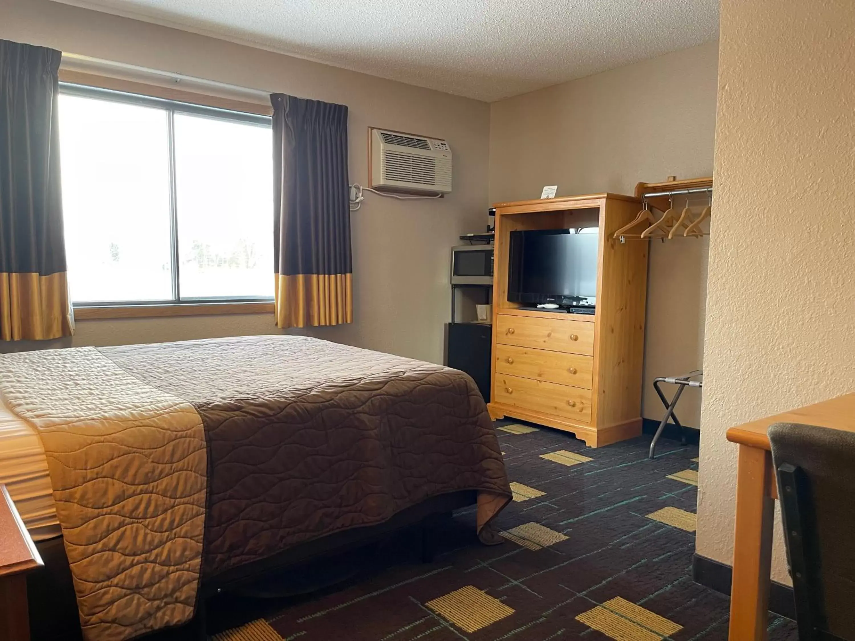 Photo of the whole room, Bed in Walker Hotel Photo of the whole room, Bed in Walker Hotel