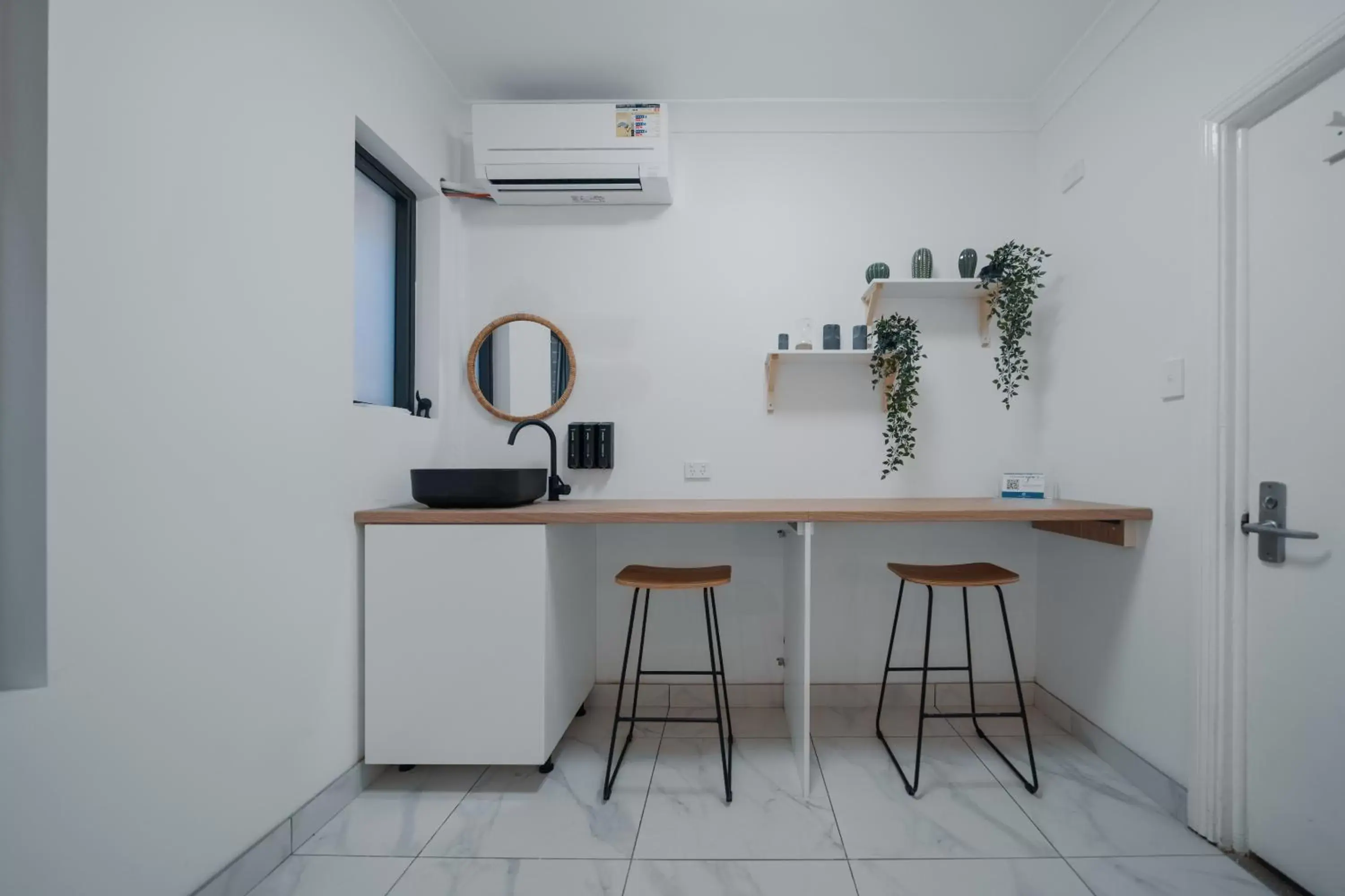 Bedroom, Kitchen/Kitchenette in Cozy M Hotel