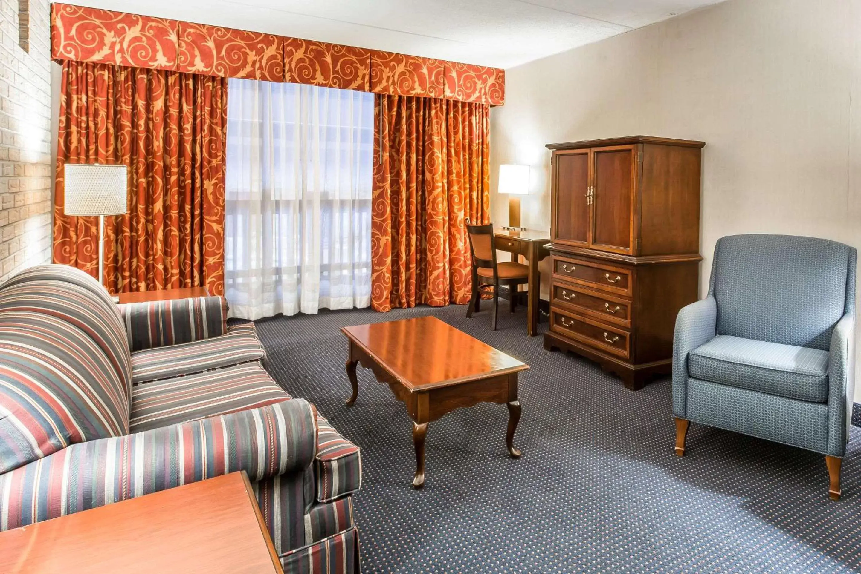 Bedroom, Seating Area in Quality Inn and Conference Center Somerset