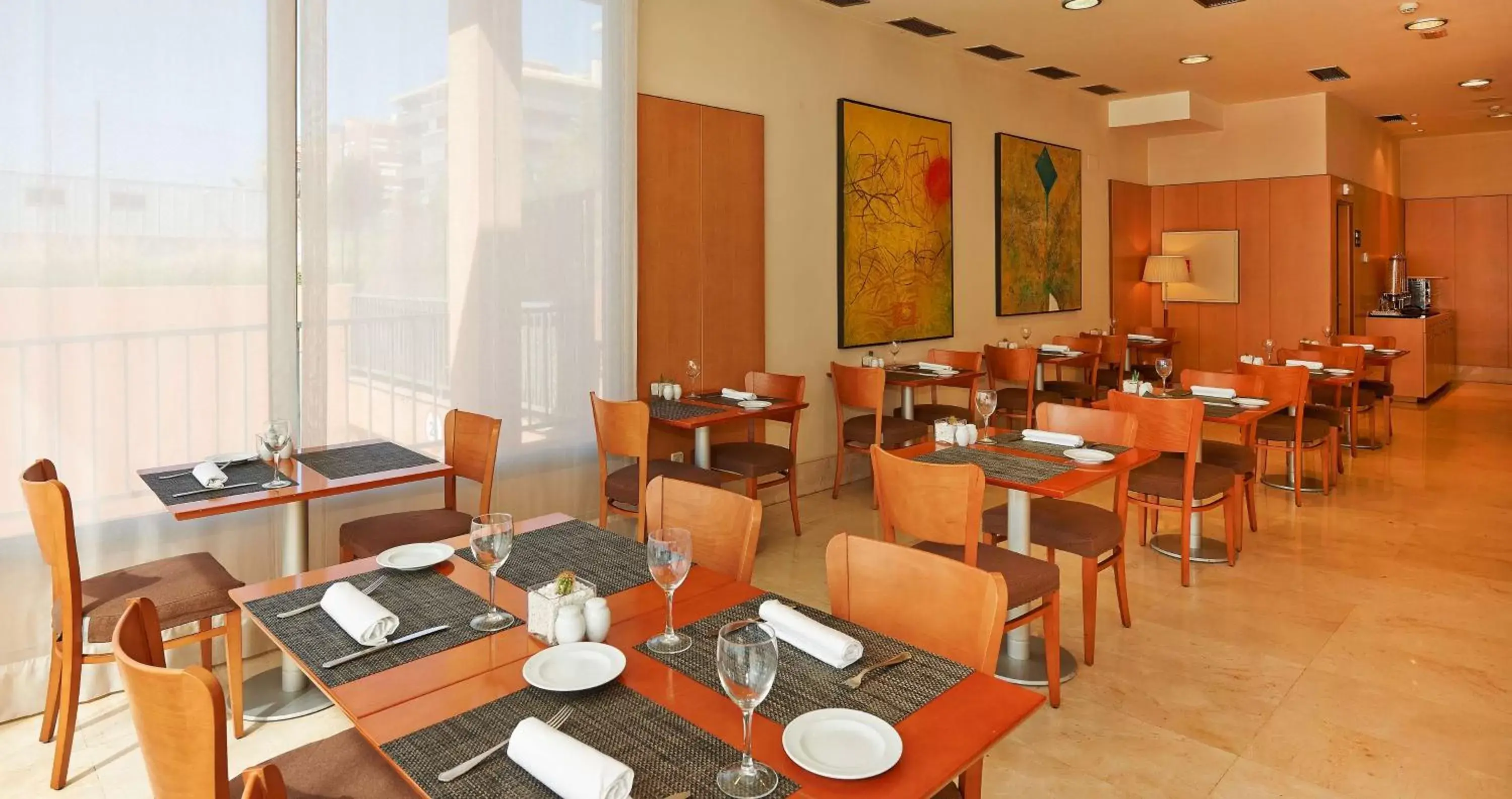 Restaurant/Places to Eat in Sercotel Porta Barcelona