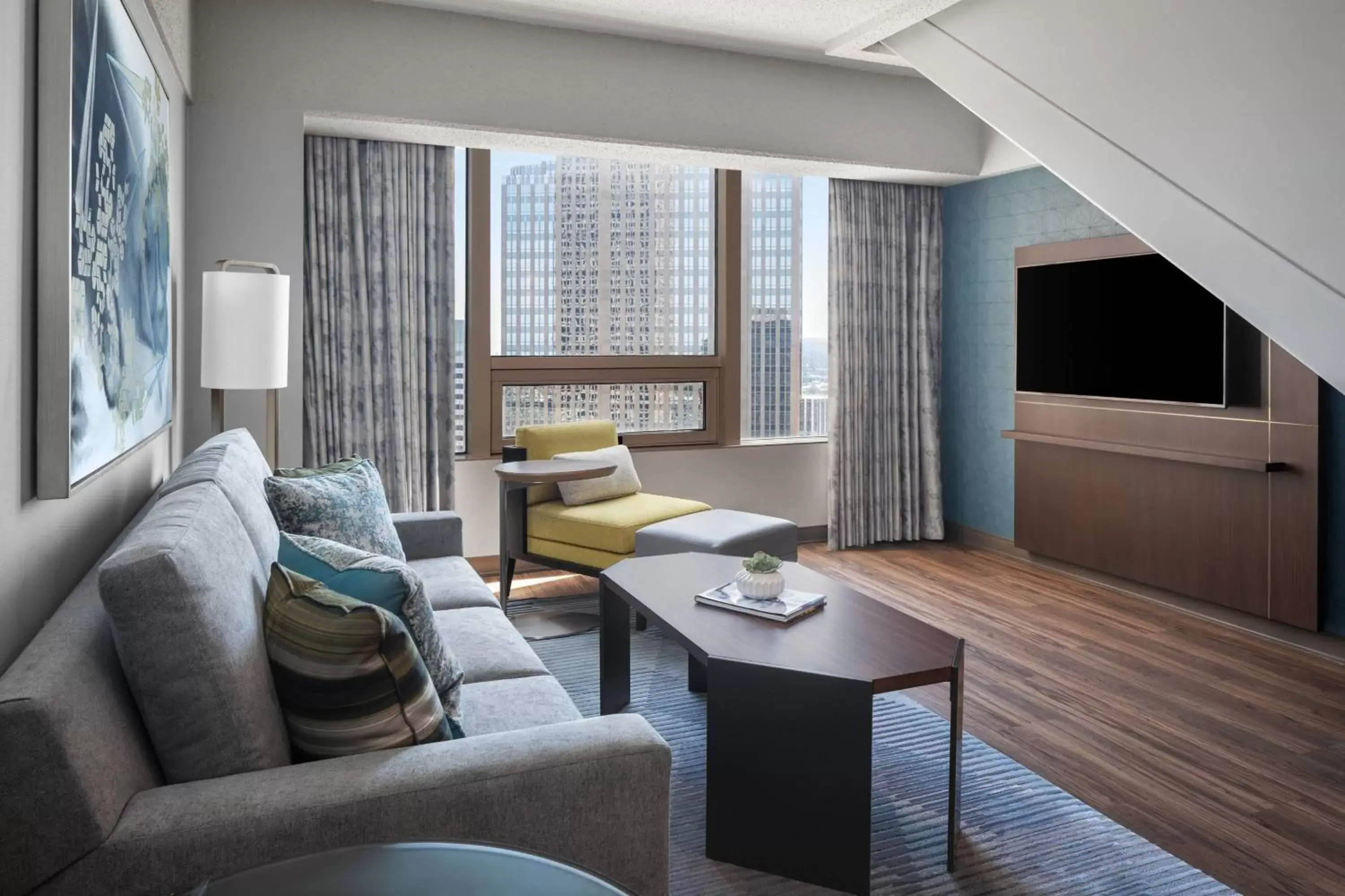 Living room, Seating Area in Minneapolis Marriott City Center