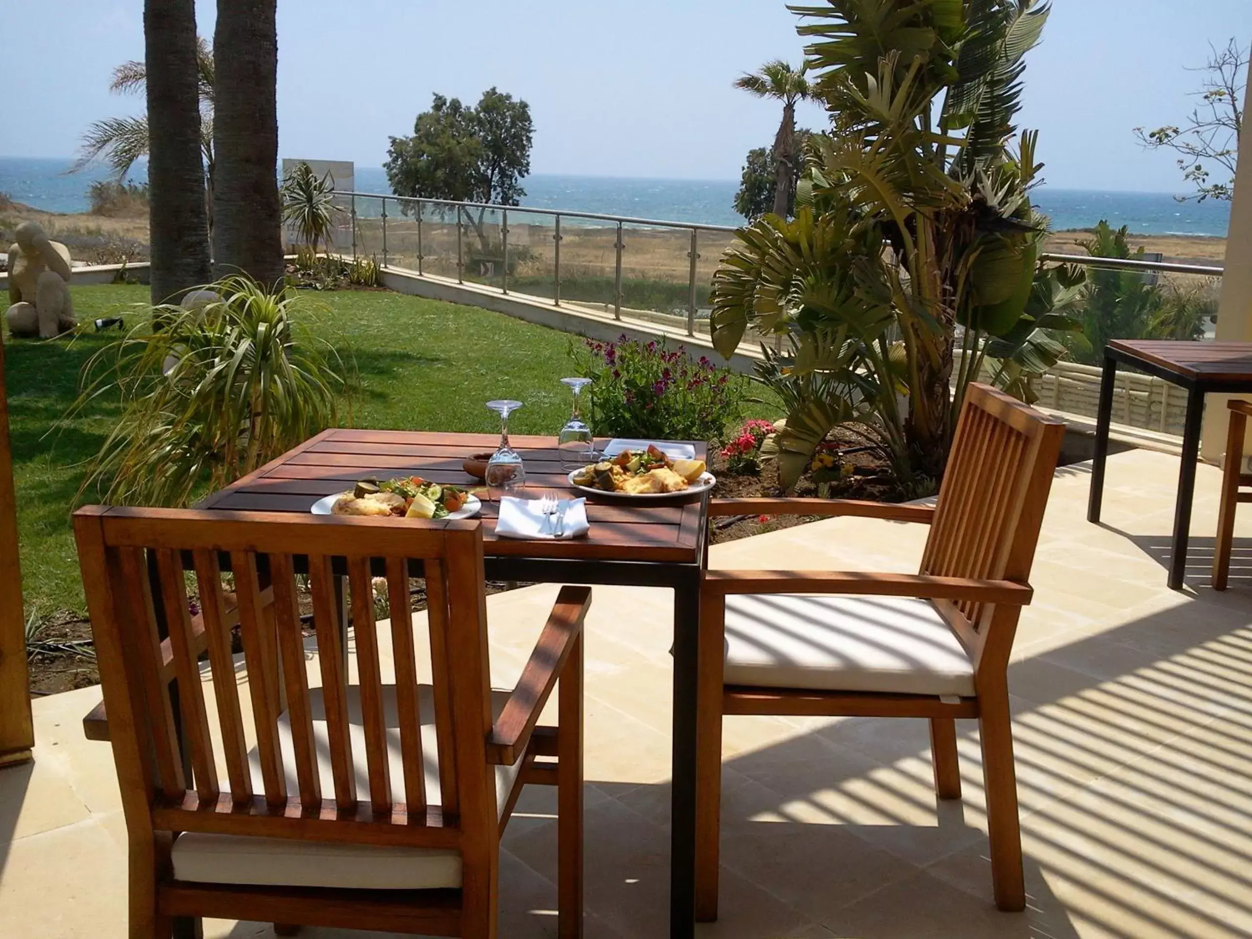 Garden in E-Hotel Larnaca Resort & Spa