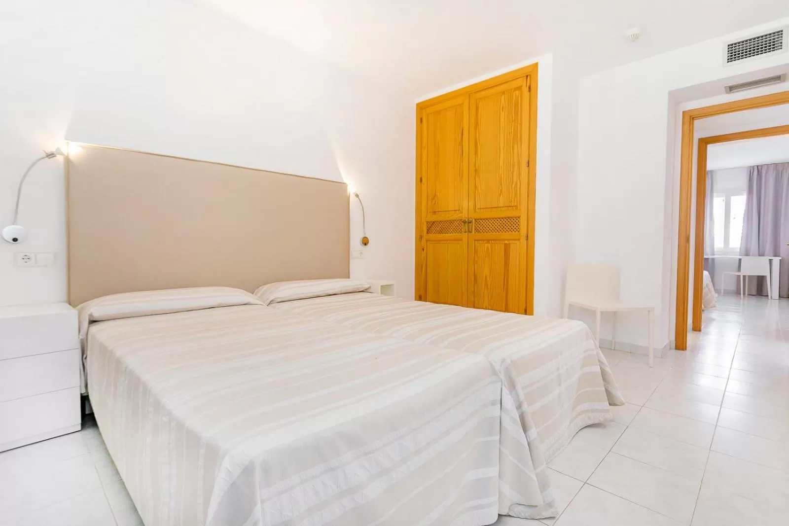 Bedroom, Bed in Aparthotel Duquesa Playa