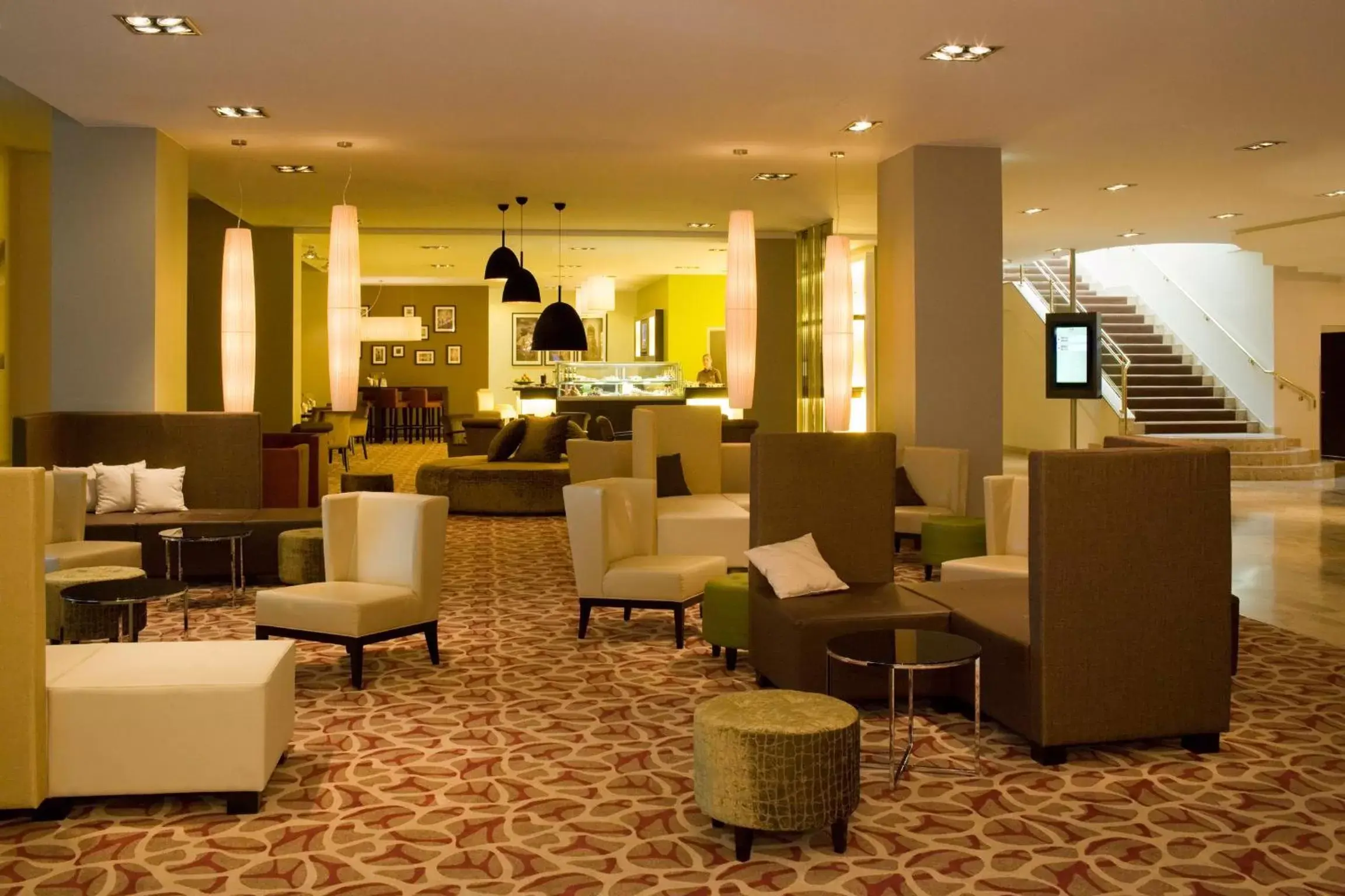 Lobby or reception, Restaurant/Places to Eat in Crowne Plaza Berlin City Centre Ku'damm, an IHG Hotel