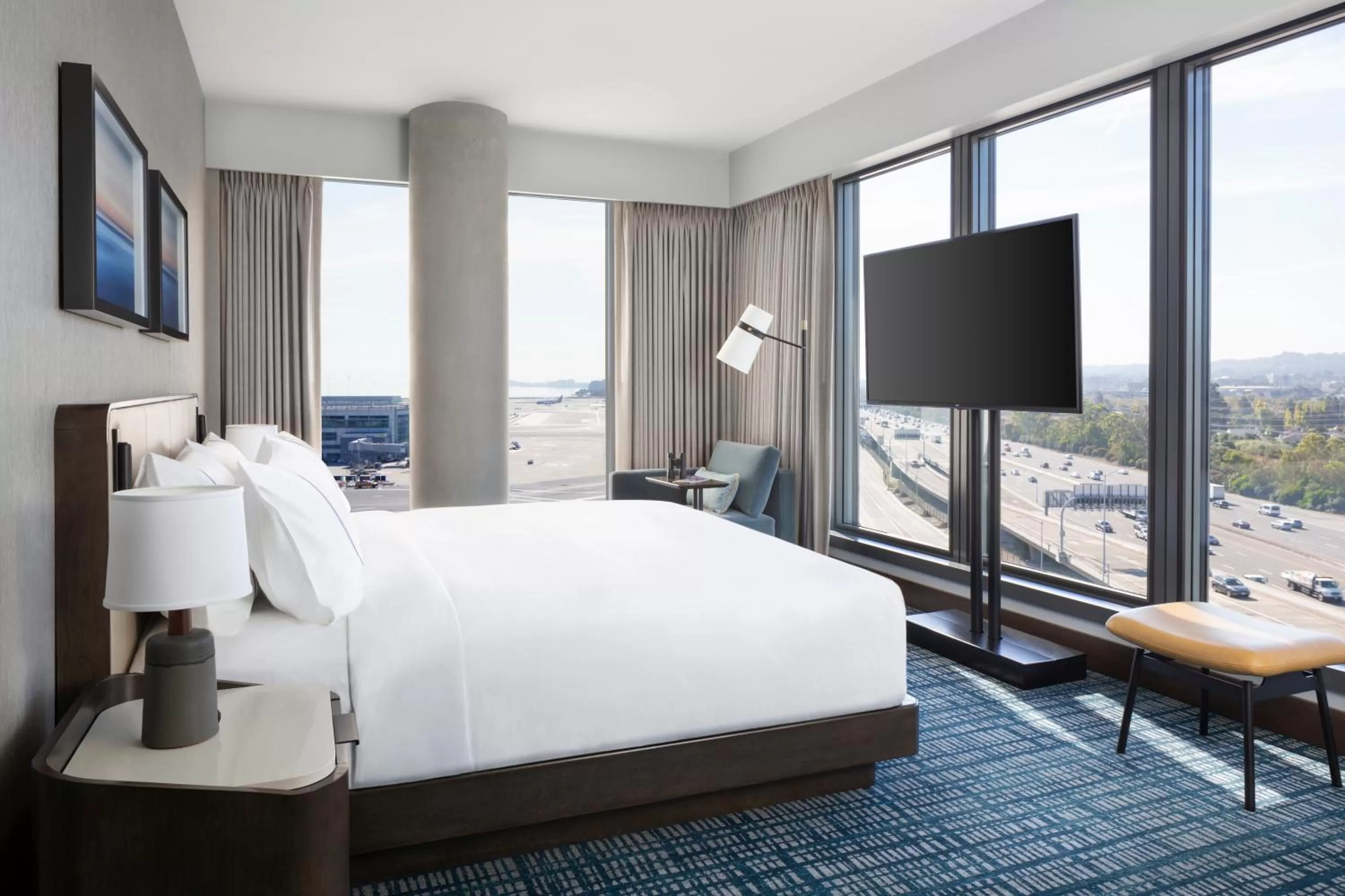 Bed in Grand Hyatt at SFO