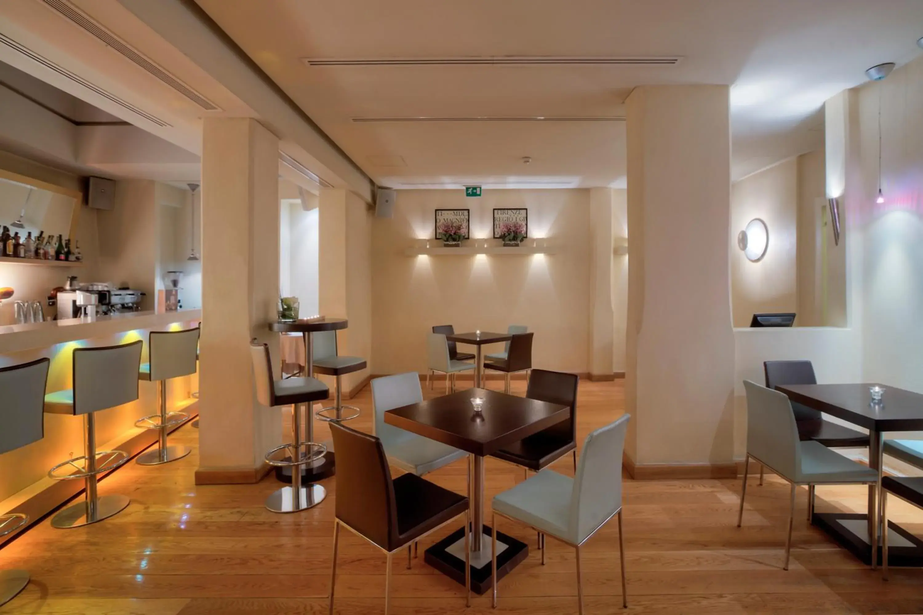 Lounge or bar, Restaurant/Places to Eat in O&B Athens Boutique Hotel