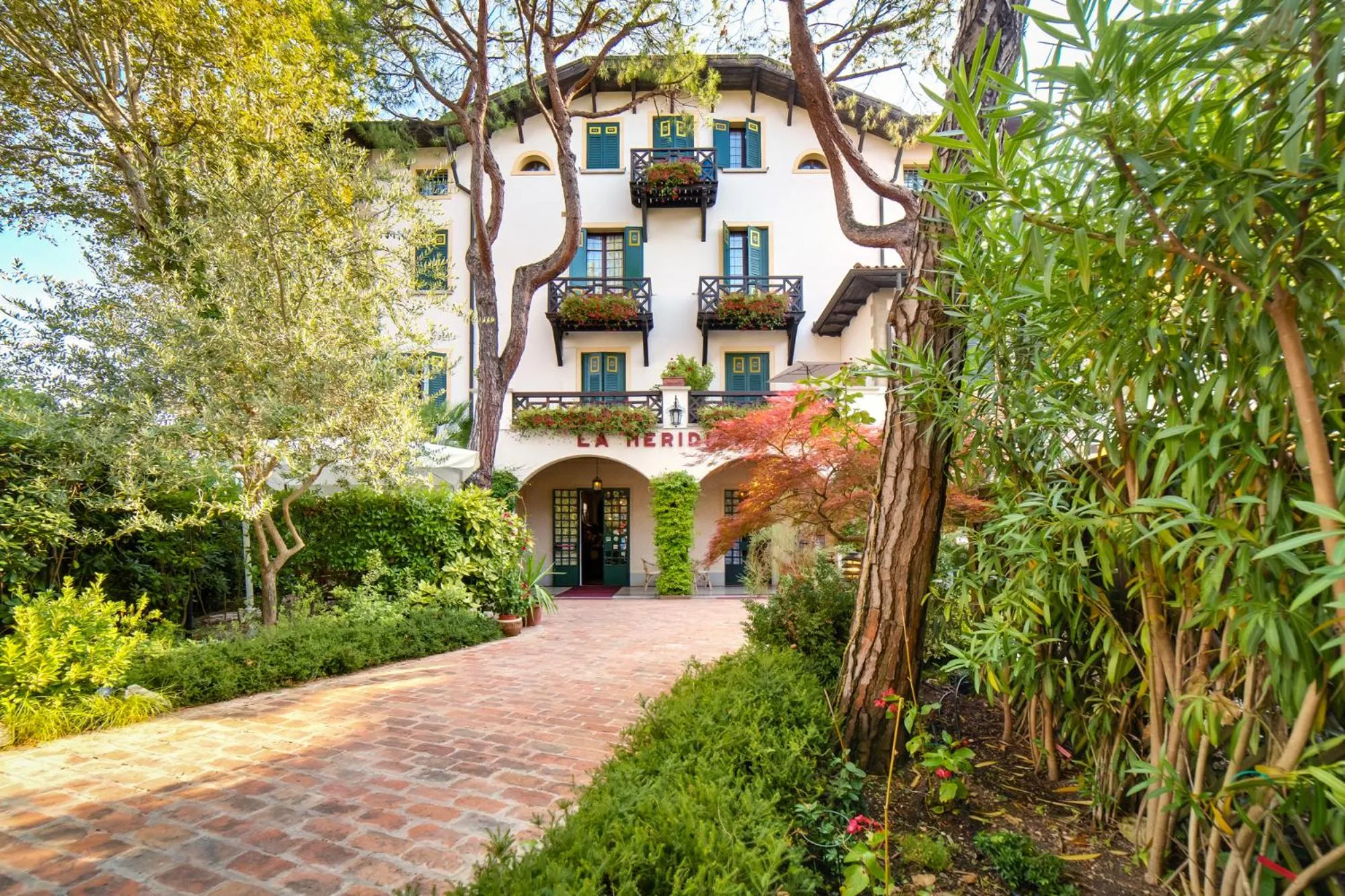 Property building in Hotel La Meridiana