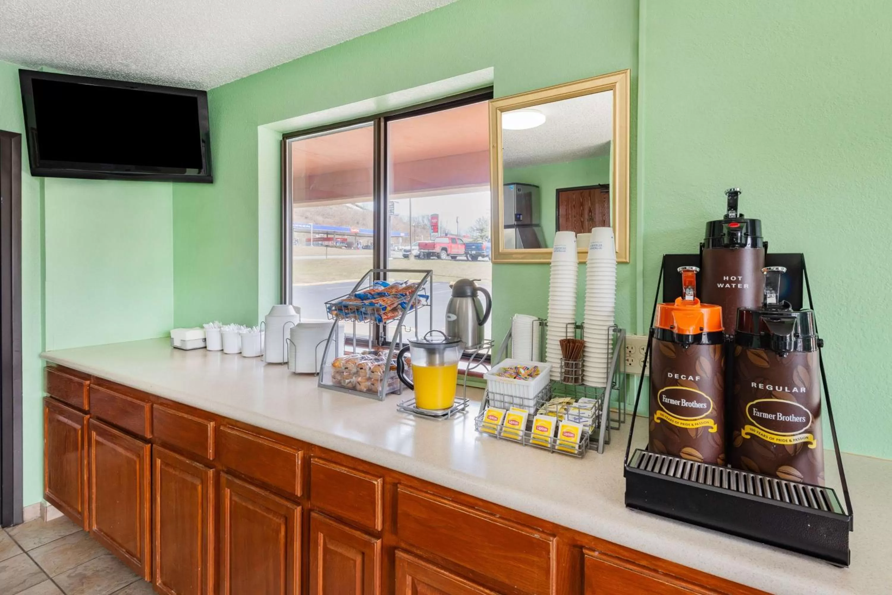 Breakfast in Super 8 by Wyndham Waynesburg