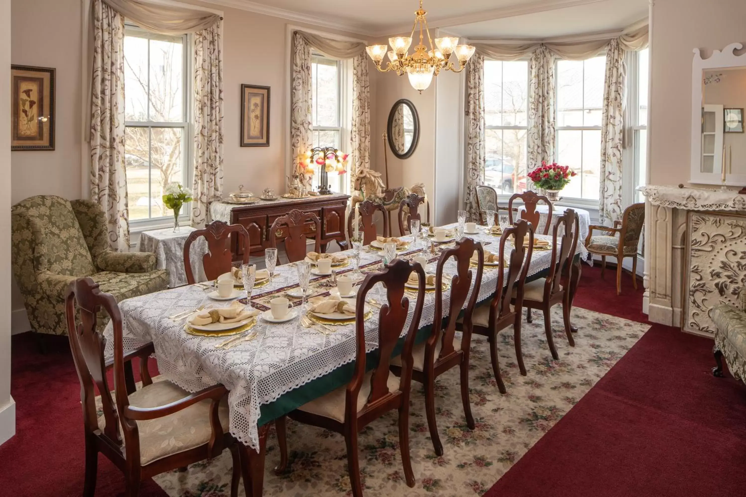 Restaurant/Places to Eat in Cloran Mansion Bed & Breakfast