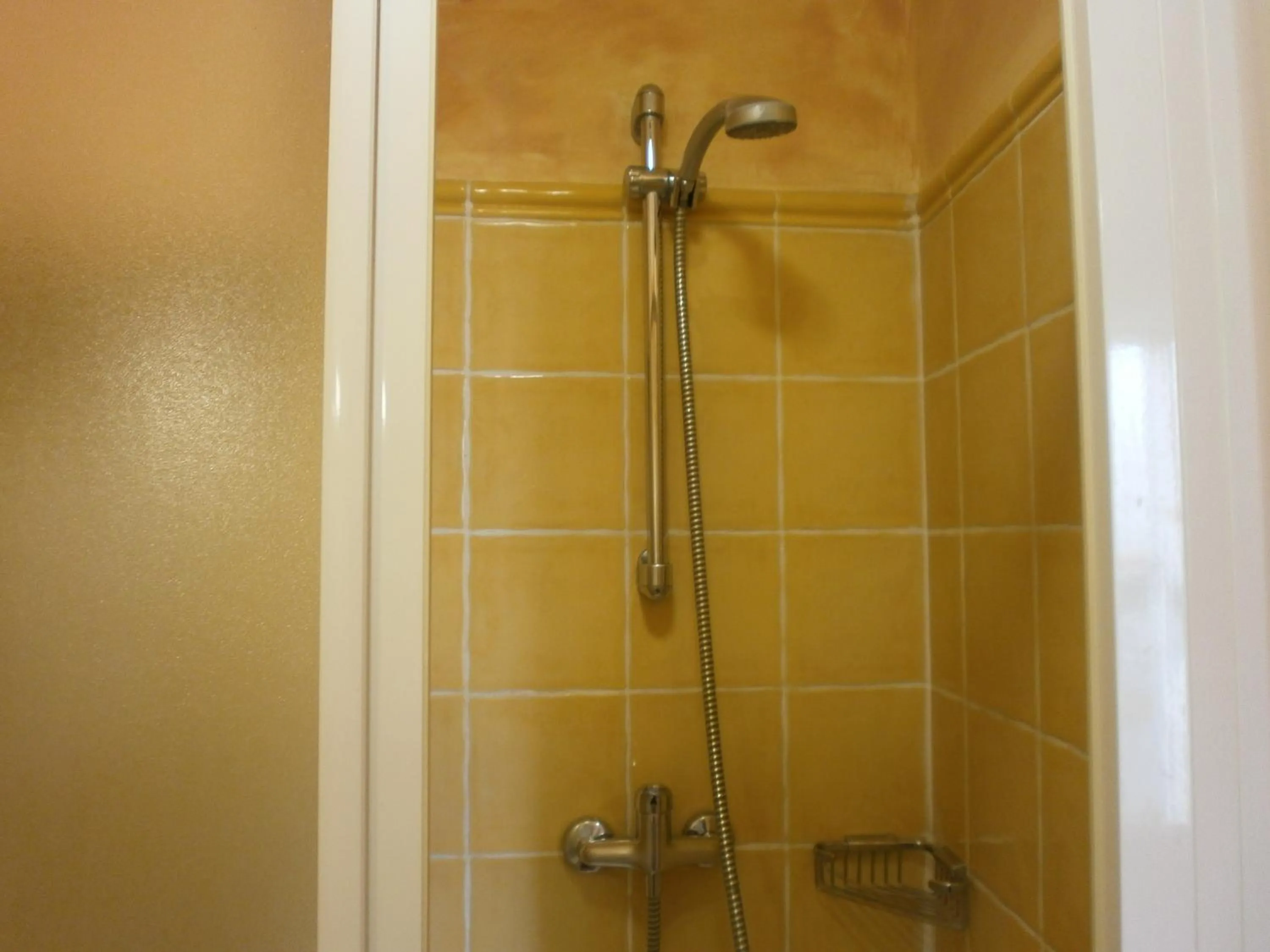 Shower in Little Palace