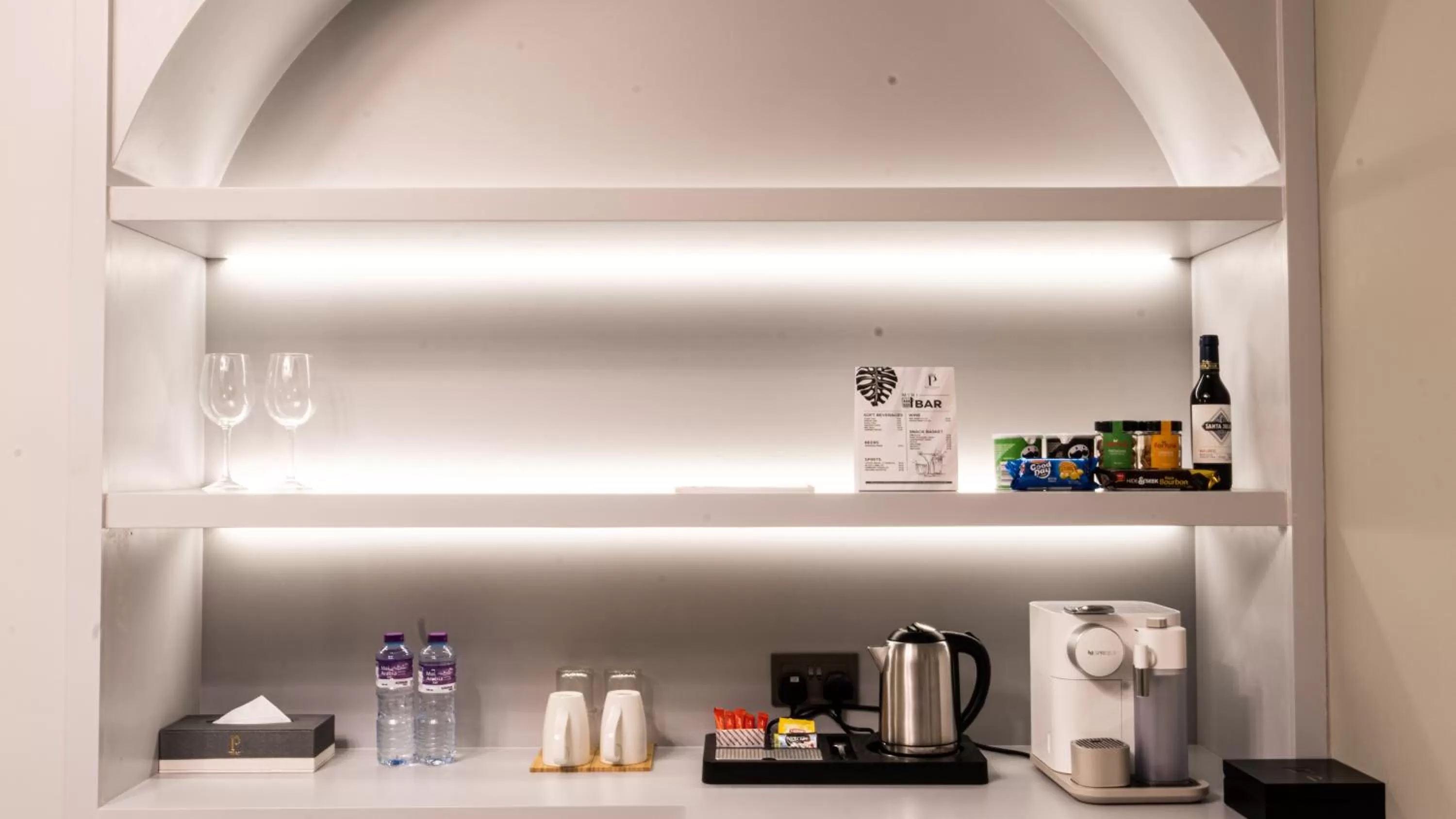 Coffee/tea facilities in President Hotel