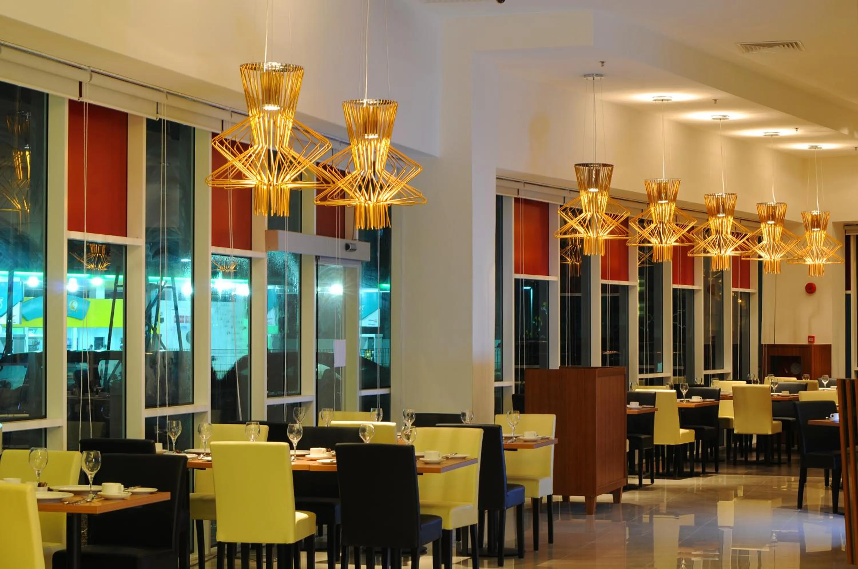 Restaurant/places to eat in Hotel Granada Johor Bahru