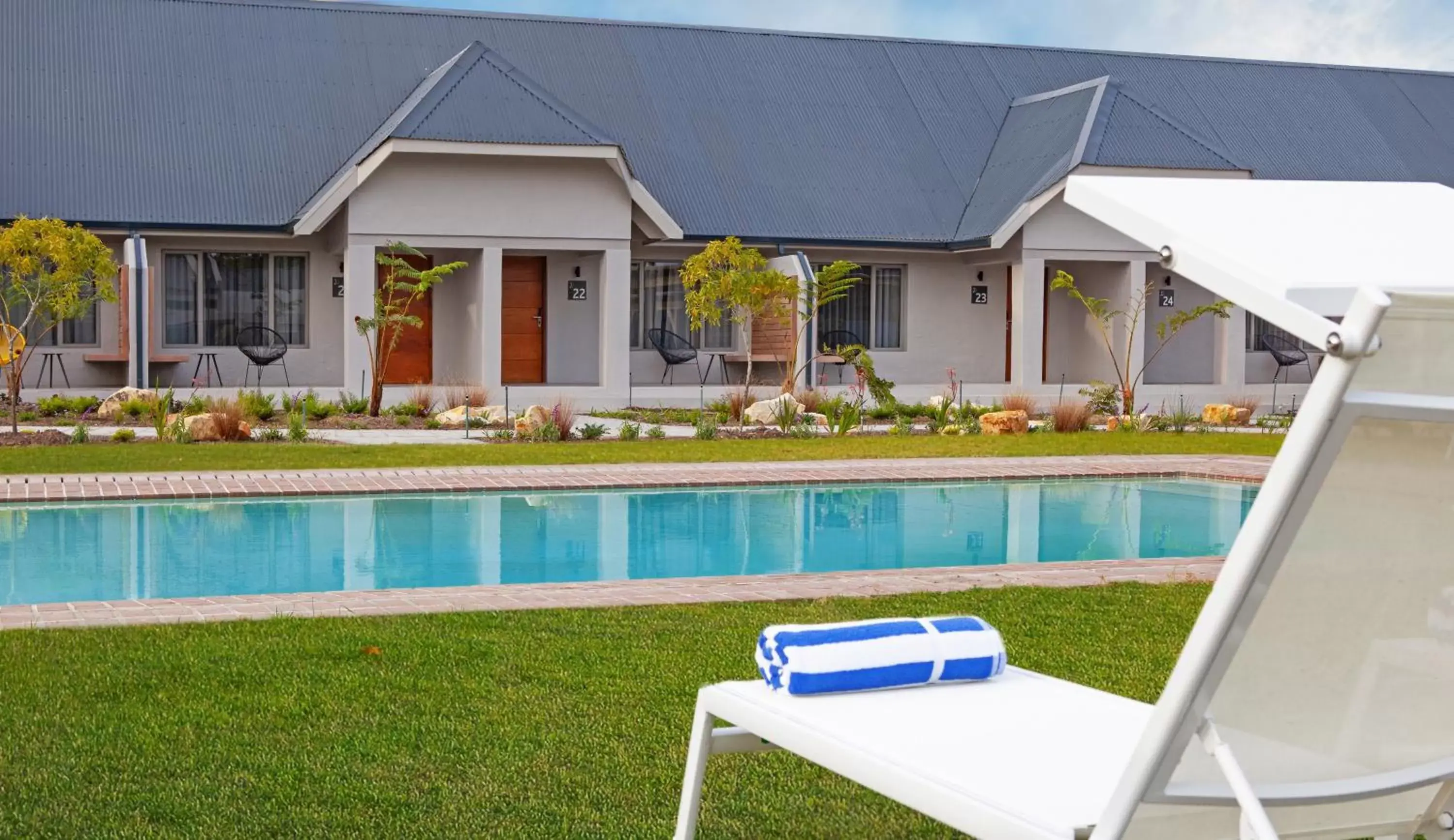 Property building, Swimming Pool in Knysna Hollow Country Estate