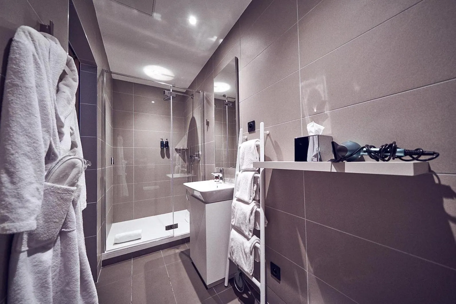 Shower in Maison Nô - Hôtel et Rooftop