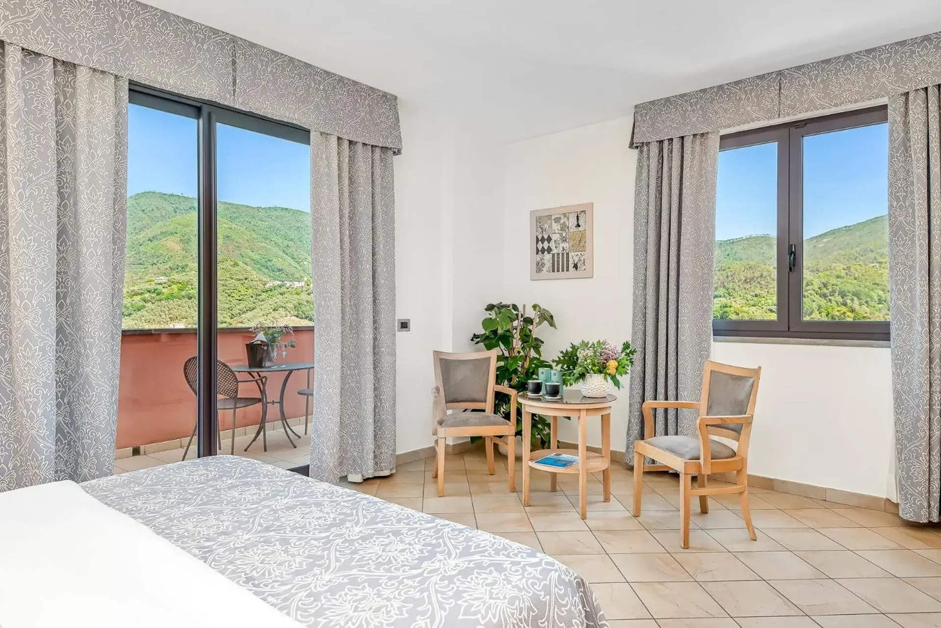 Bedroom, Mountain View in Park Hotel Argento