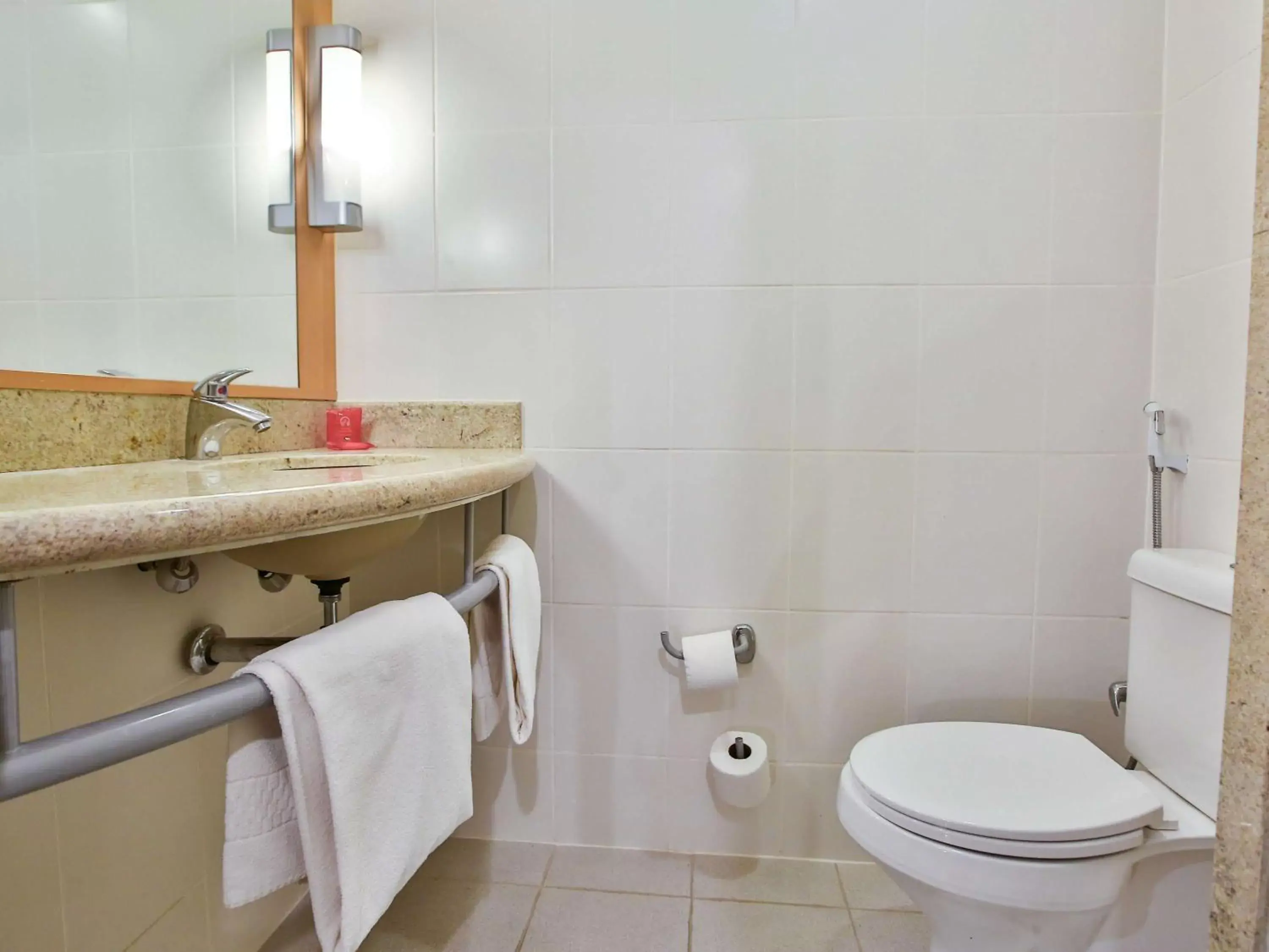 Photo of the whole room, Bathroom in ibis Copacabana Posto 2