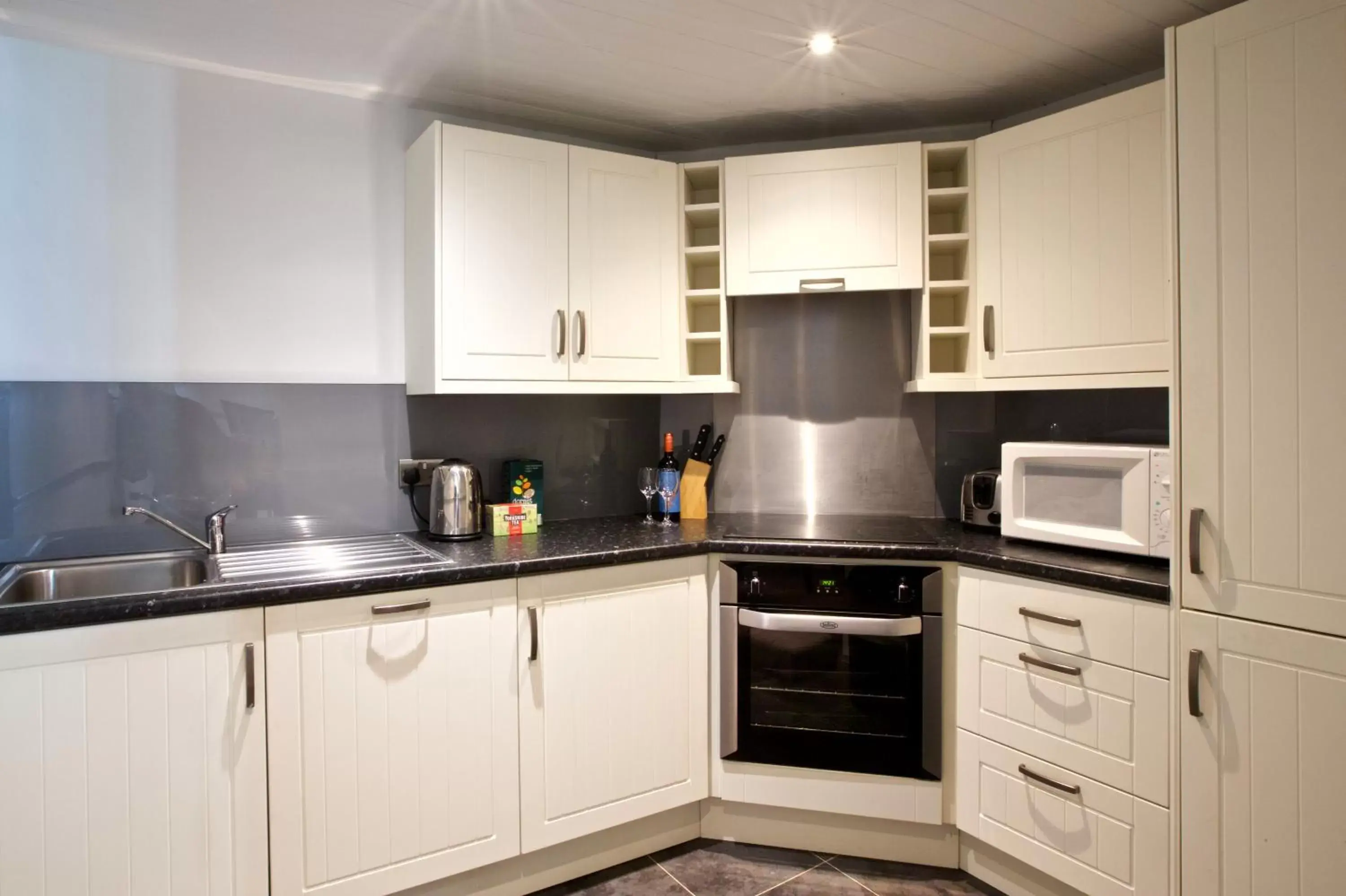 Kitchen or kitchenette, Kitchen/Kitchenette in The Derwentwater Hotel