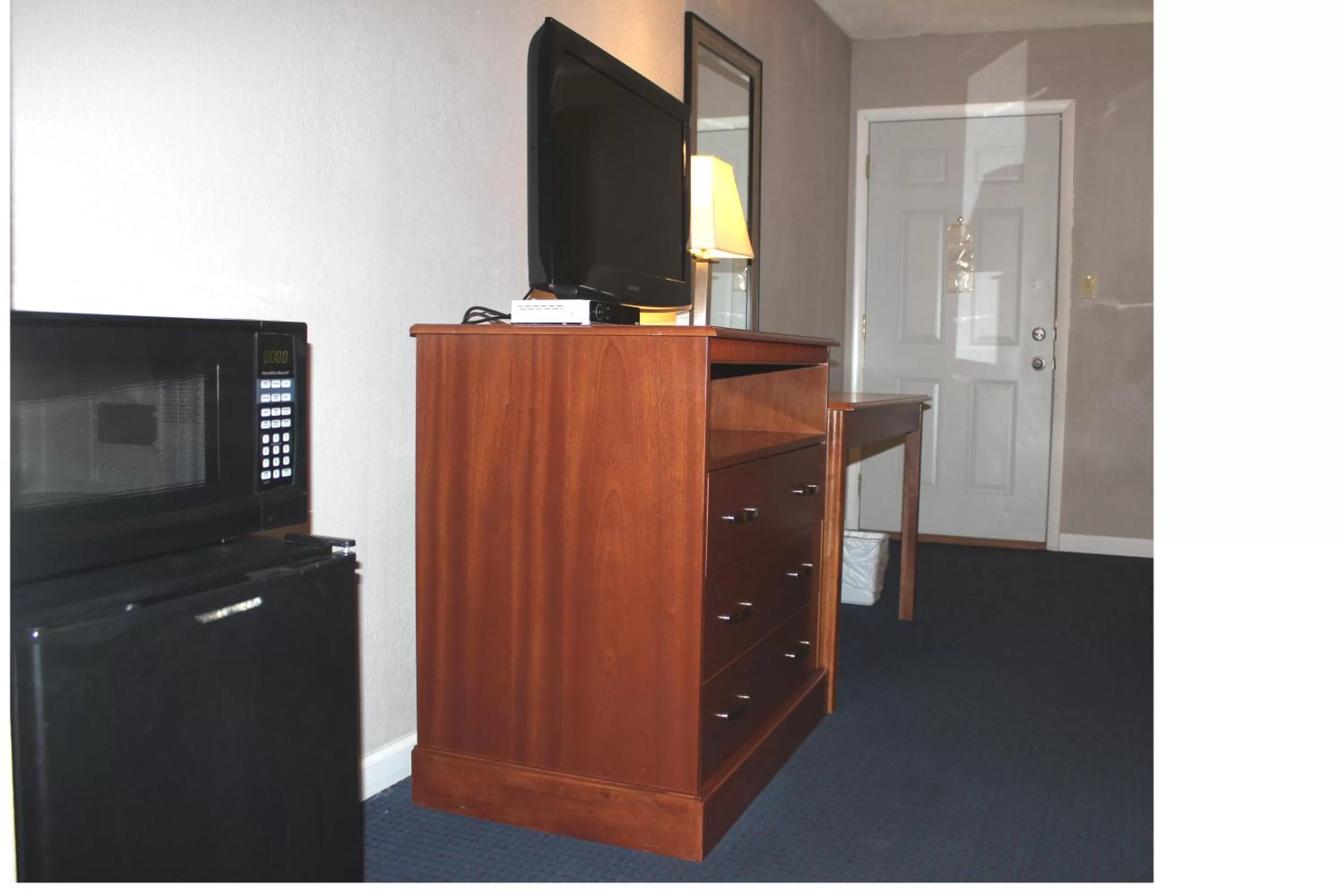 TV and multimedia in Interstate Motel