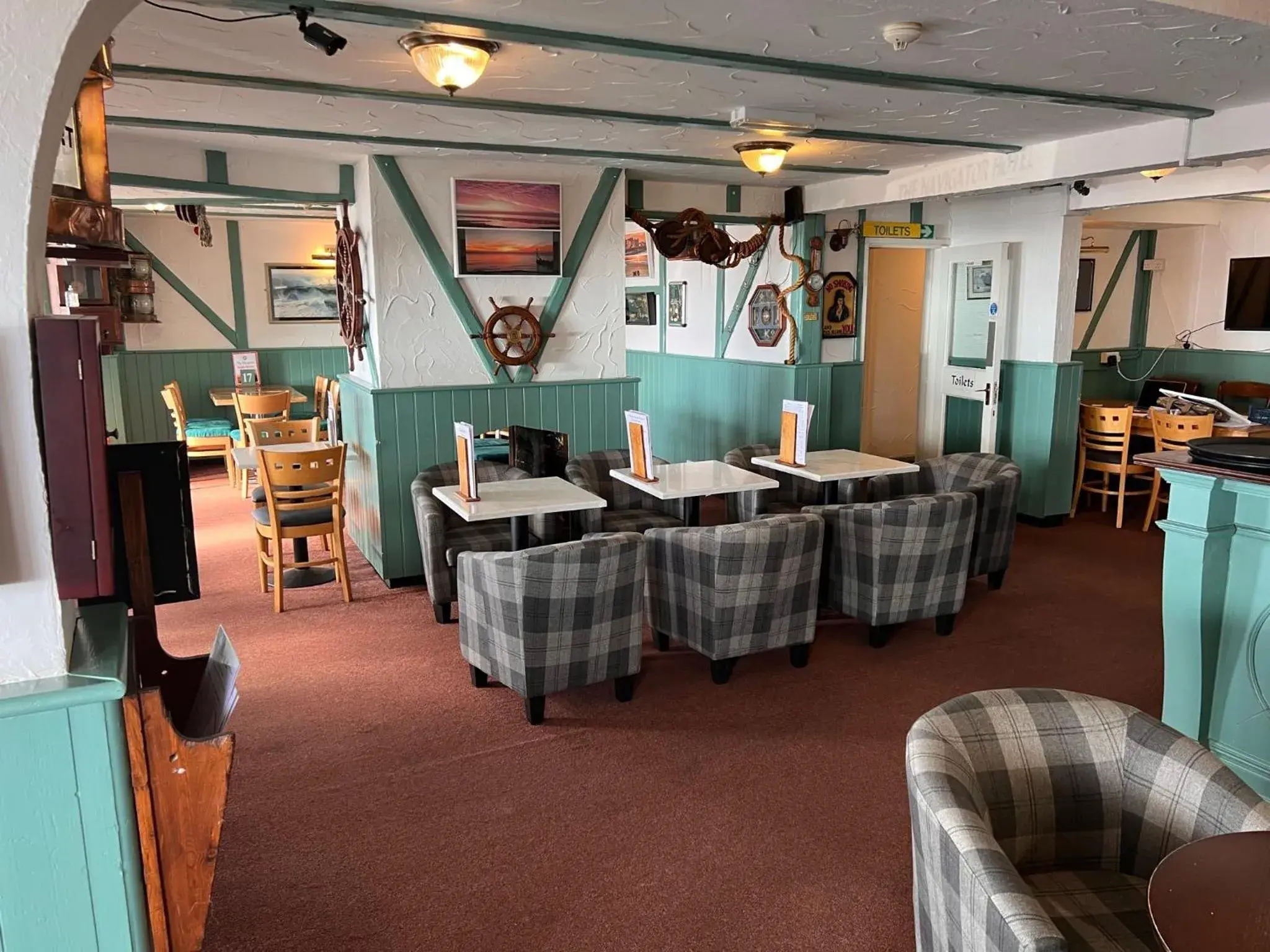 Lounge or bar, Lobby/Reception in Navigator Accommodation