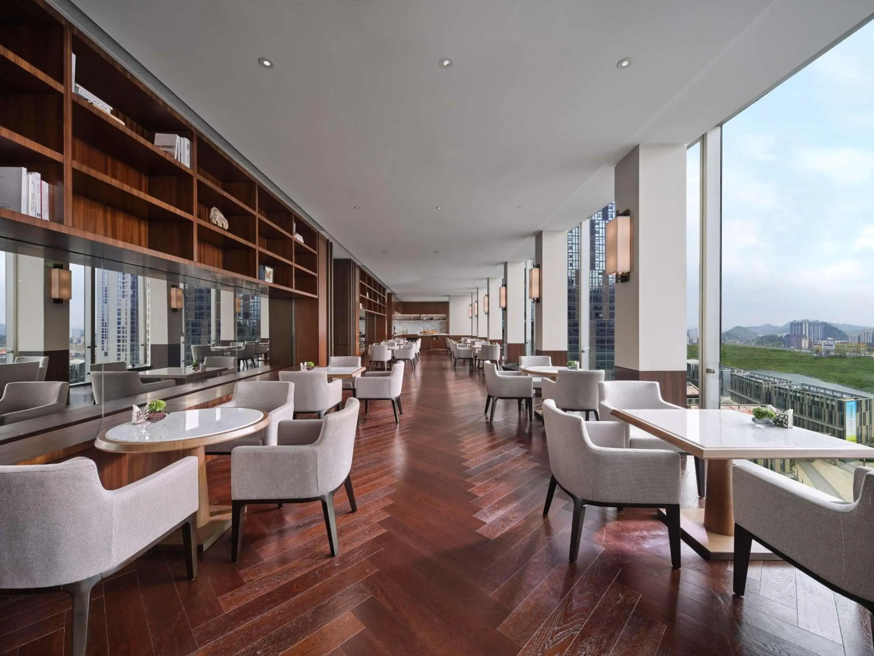 Restaurant/places to eat, Lounge/Bar in Hilton Guiyang