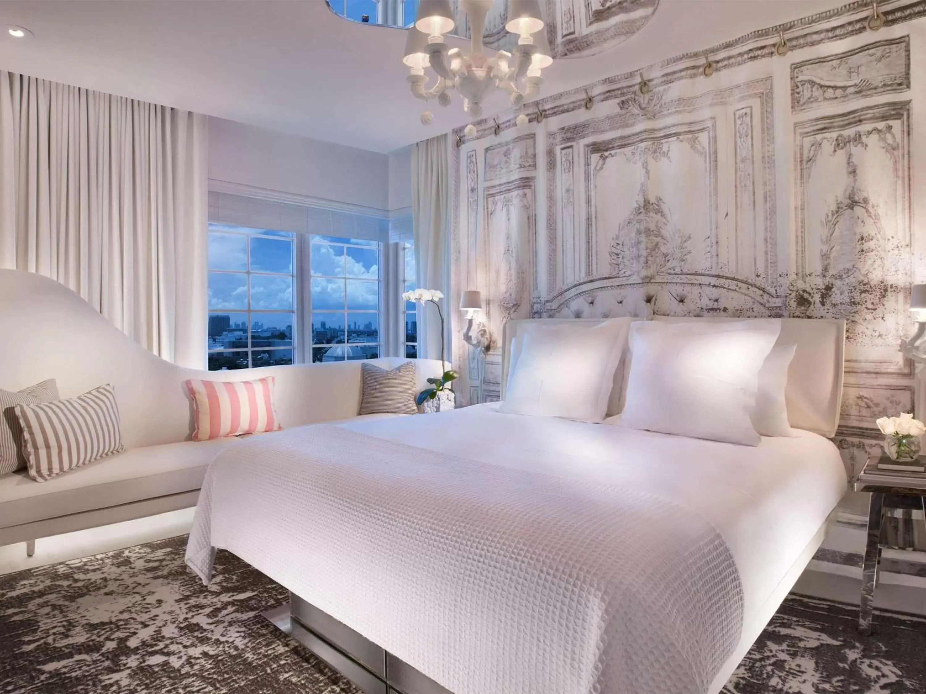 Photo of the whole room, Bed in SLS South Beach