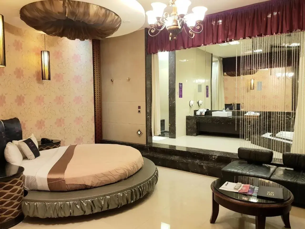 Photo of the whole room, Bed in Discovery Motel - Nangang