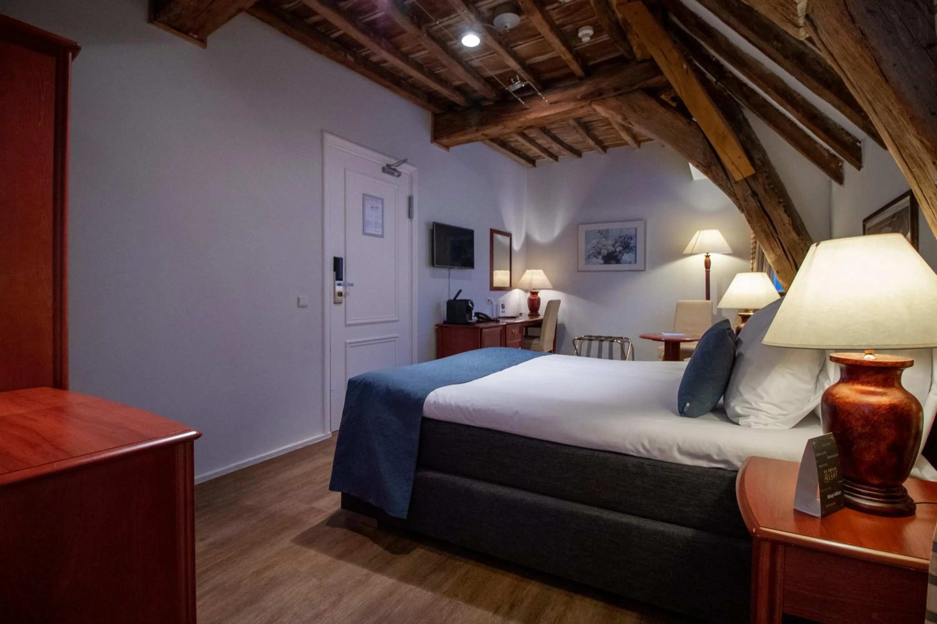 Bed in Grand Hotel en Résidence De Draak