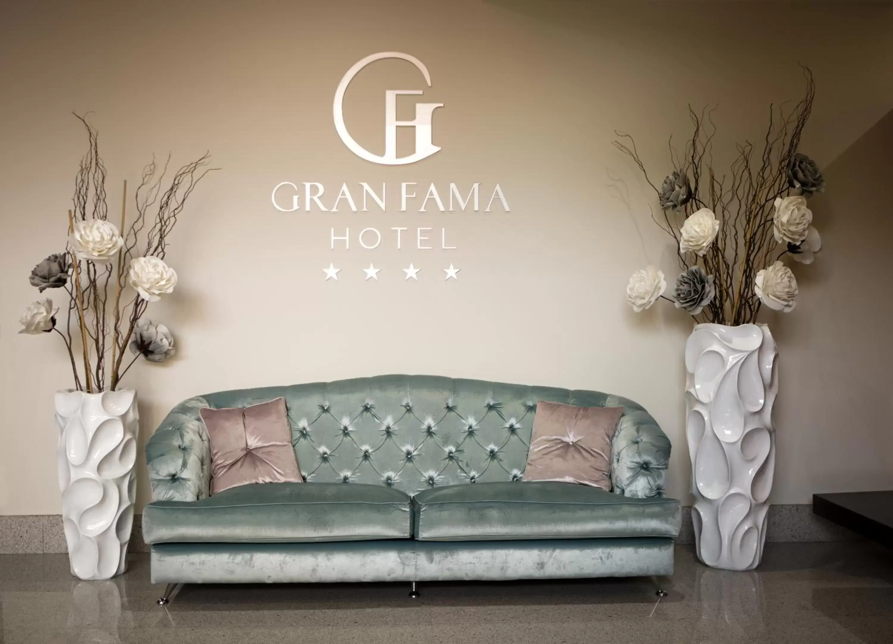 Lobby or reception, Seating Area in Sercotel Gran Fama