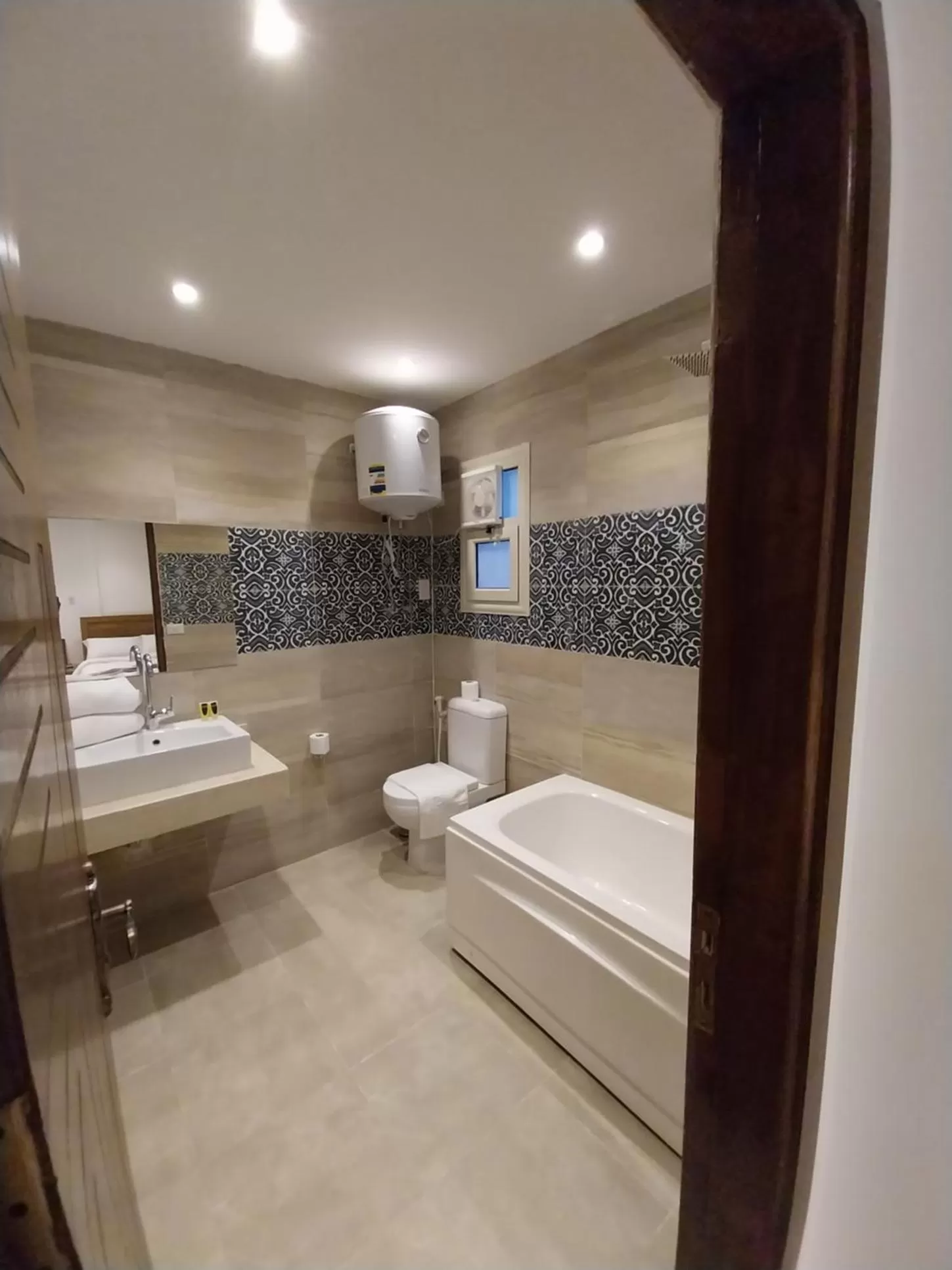 Shower, Bathroom in Eagles Pyramids View