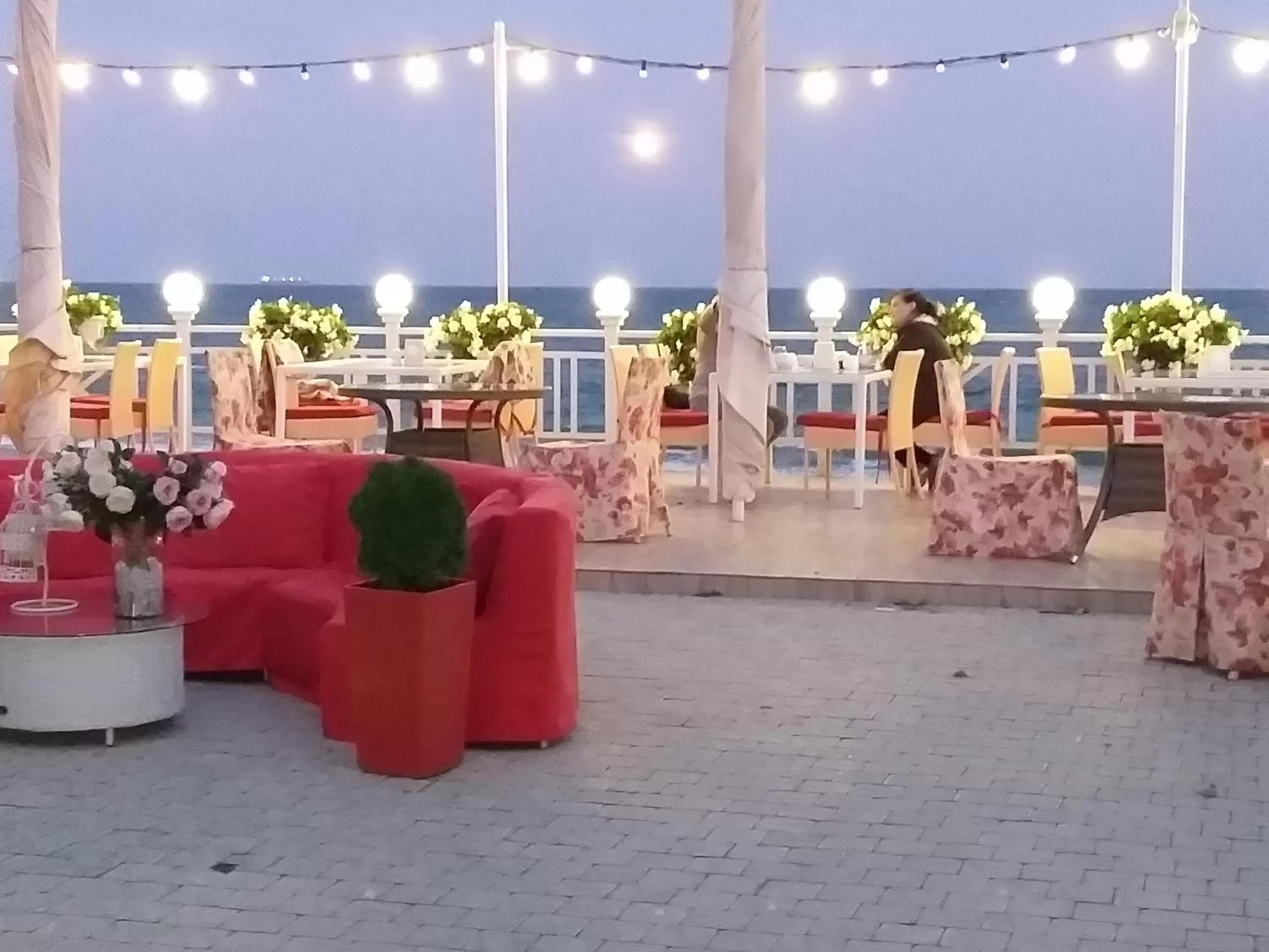 Restaurant/places to eat in Shalanda