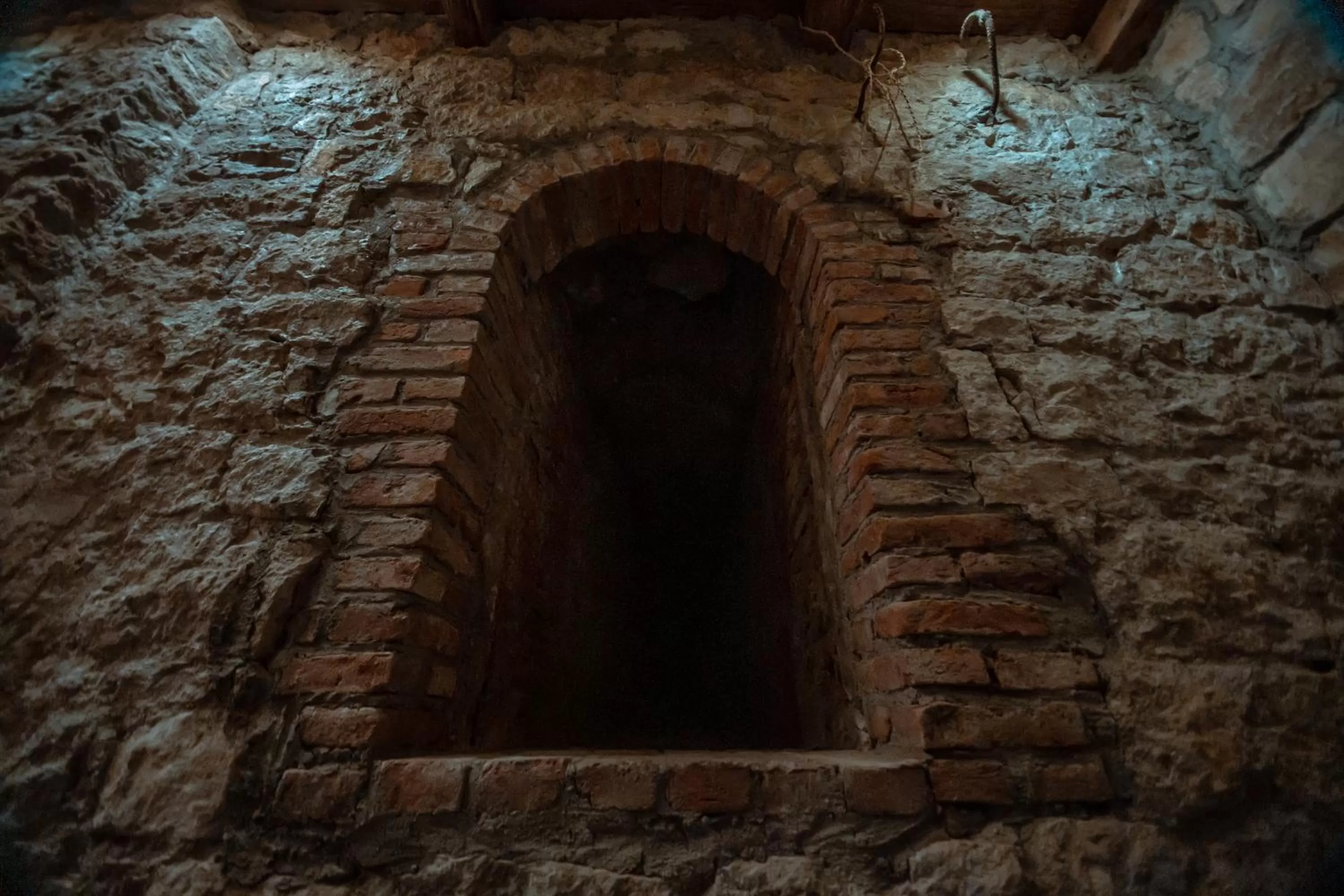 Restaurant/places to eat in Grand Opera Hotel