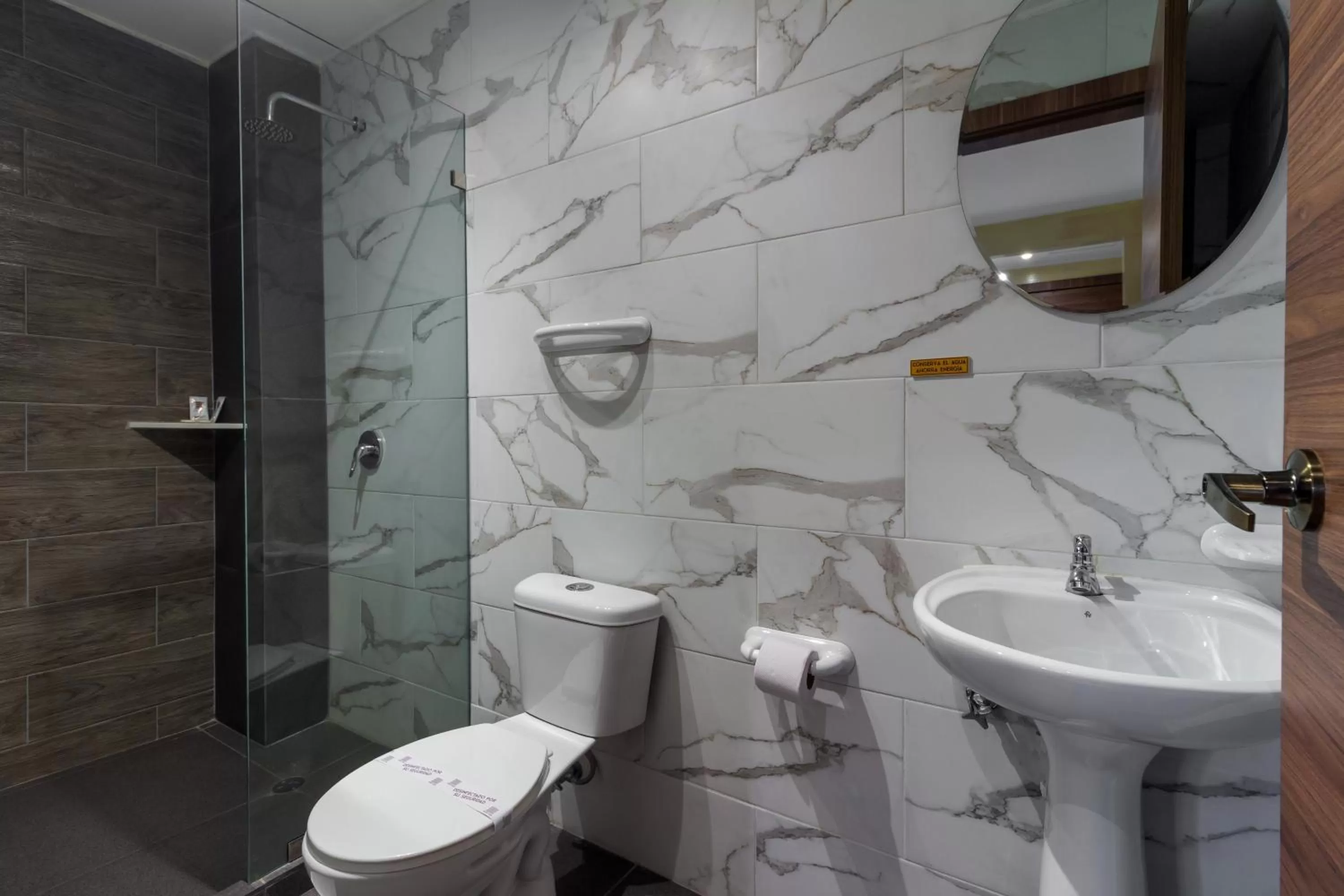 Shower in Hotel Sada