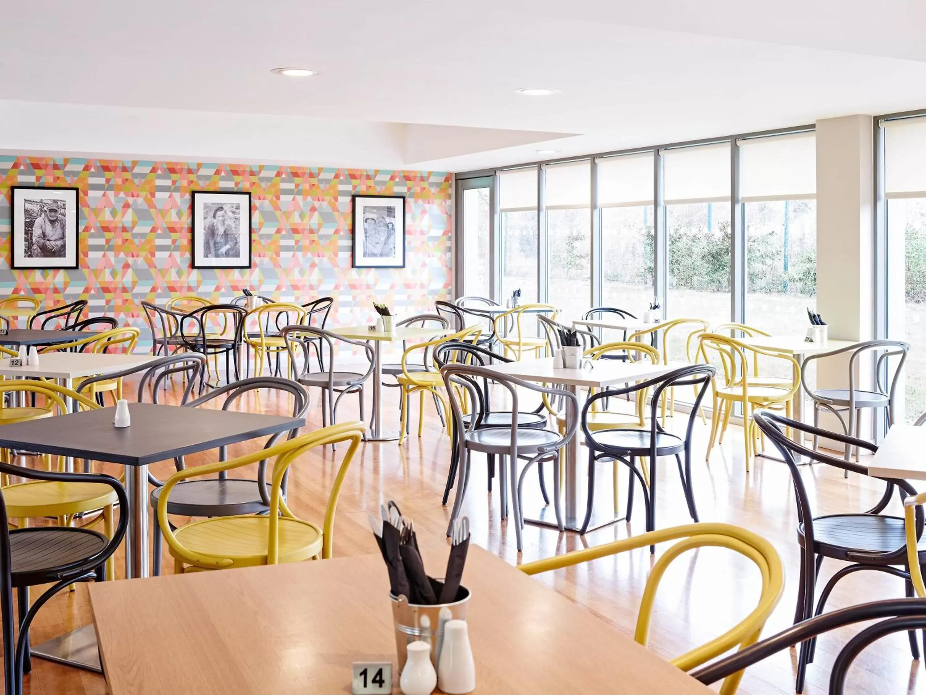 Lounge or bar, Restaurant/Places to Eat in ibis Styles Barnsley