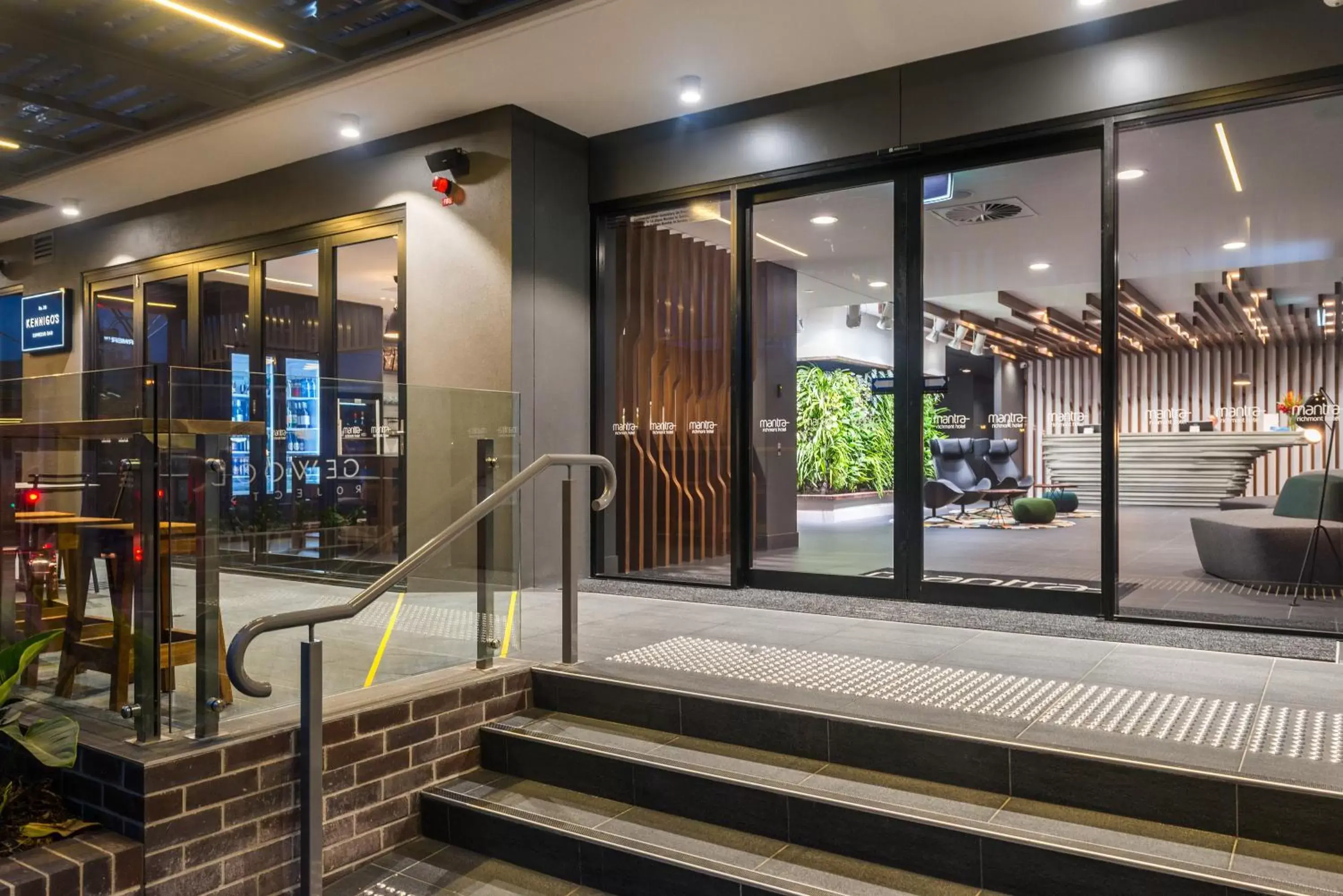 Facade/Entrance in Kennigo Hotel Brisbane