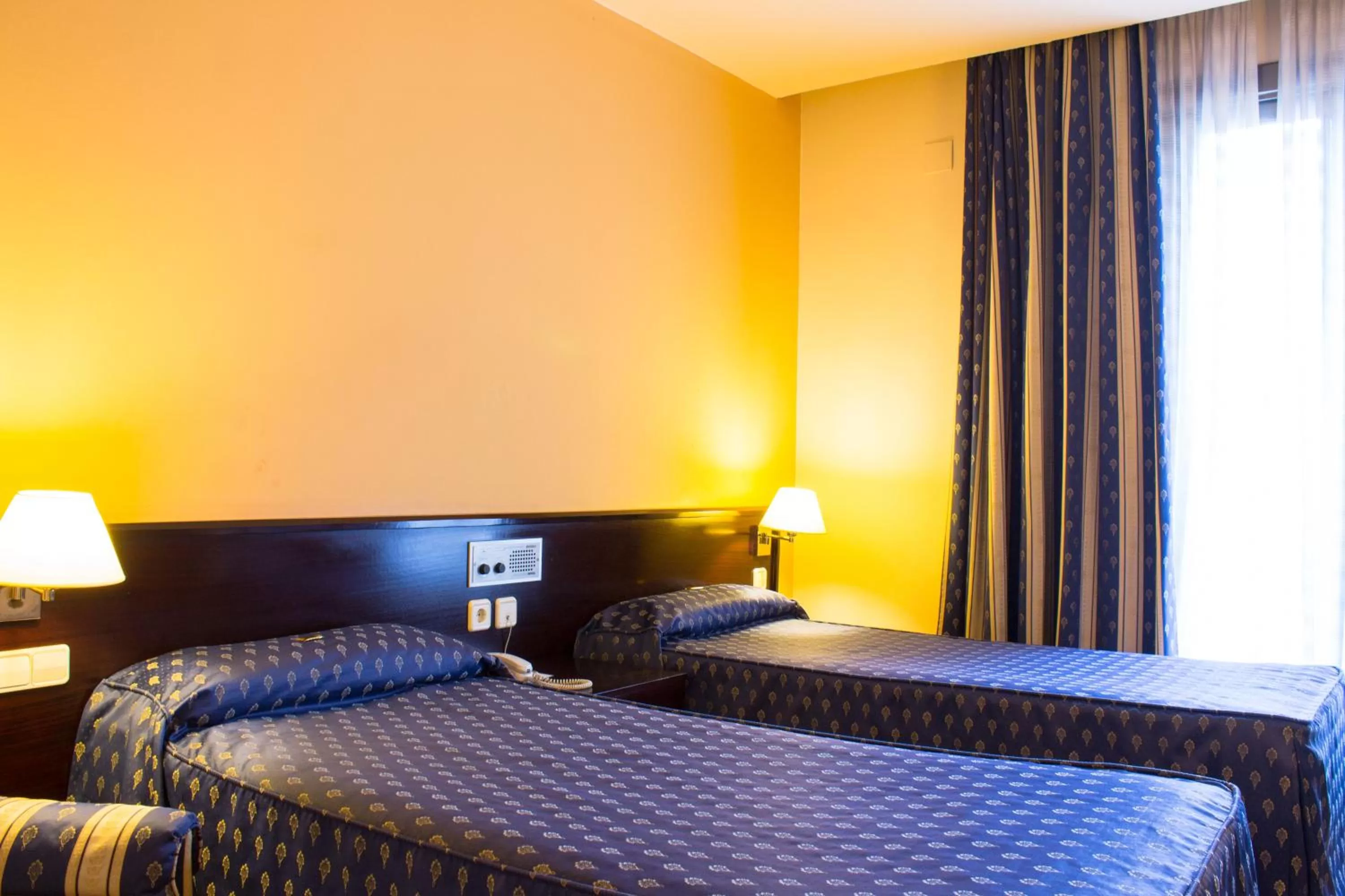 Photo of the whole room in Atlantis by Atbcn