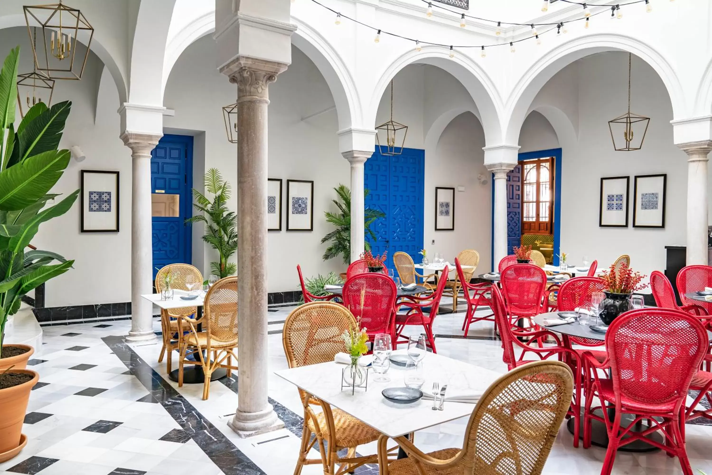 Patio, Restaurant/Places to Eat in Vincci Molviedro Suites Apartments