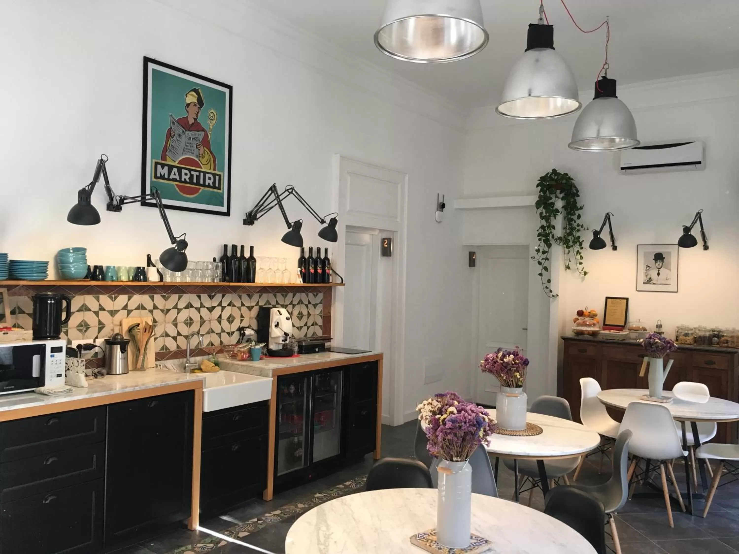 Communal lounge/ TV room in Borgo Vergini Garden B&B