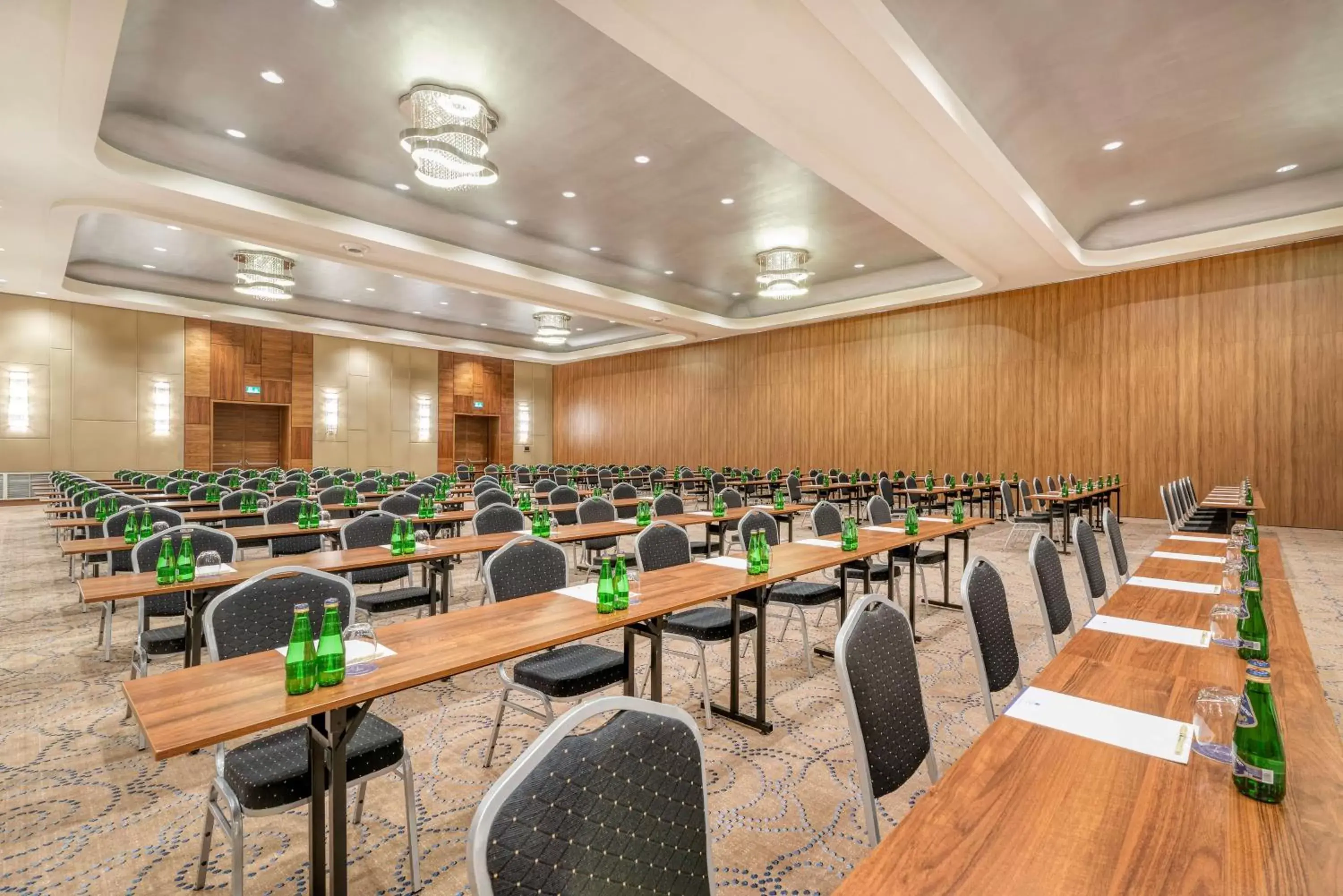 Meeting/conference room in DoubleTree by Hilton Krakow Hotel & Convention Center