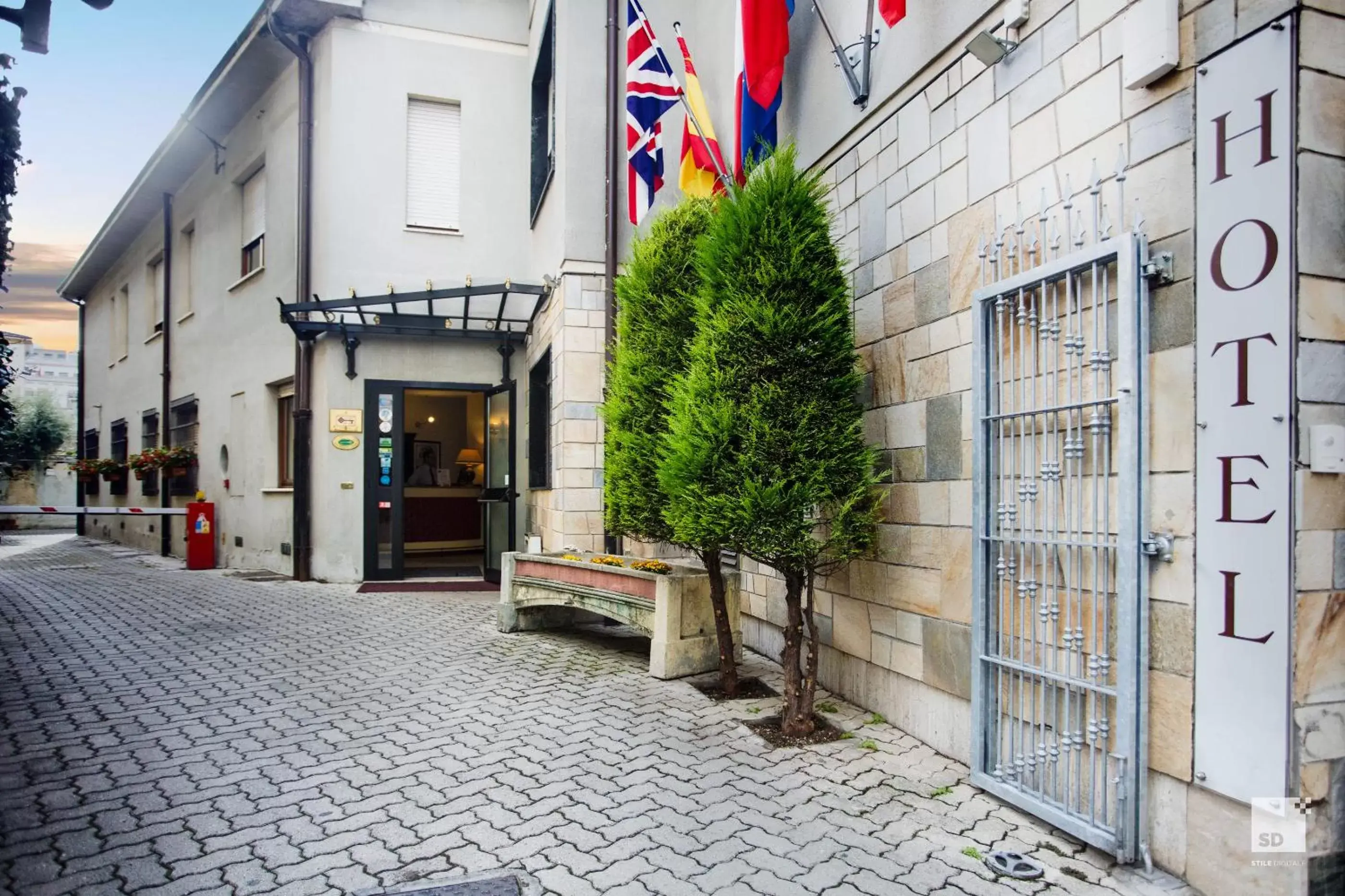 Property building in Hotel Alessandro Della Spina Property building in Hotel Alessandro Della Spina