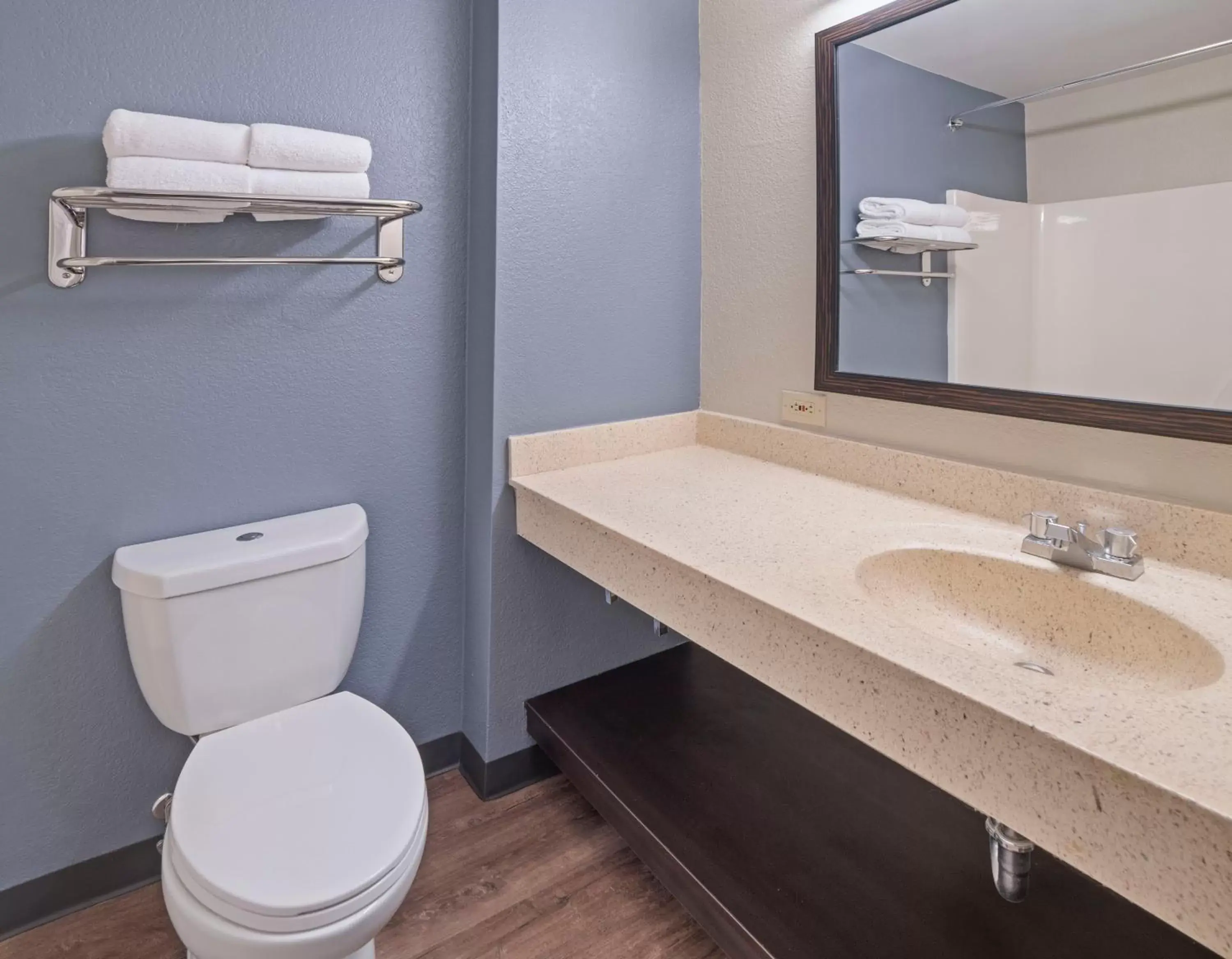 Bathroom in Extended Stay America Suites - Dallas - Lewisville
