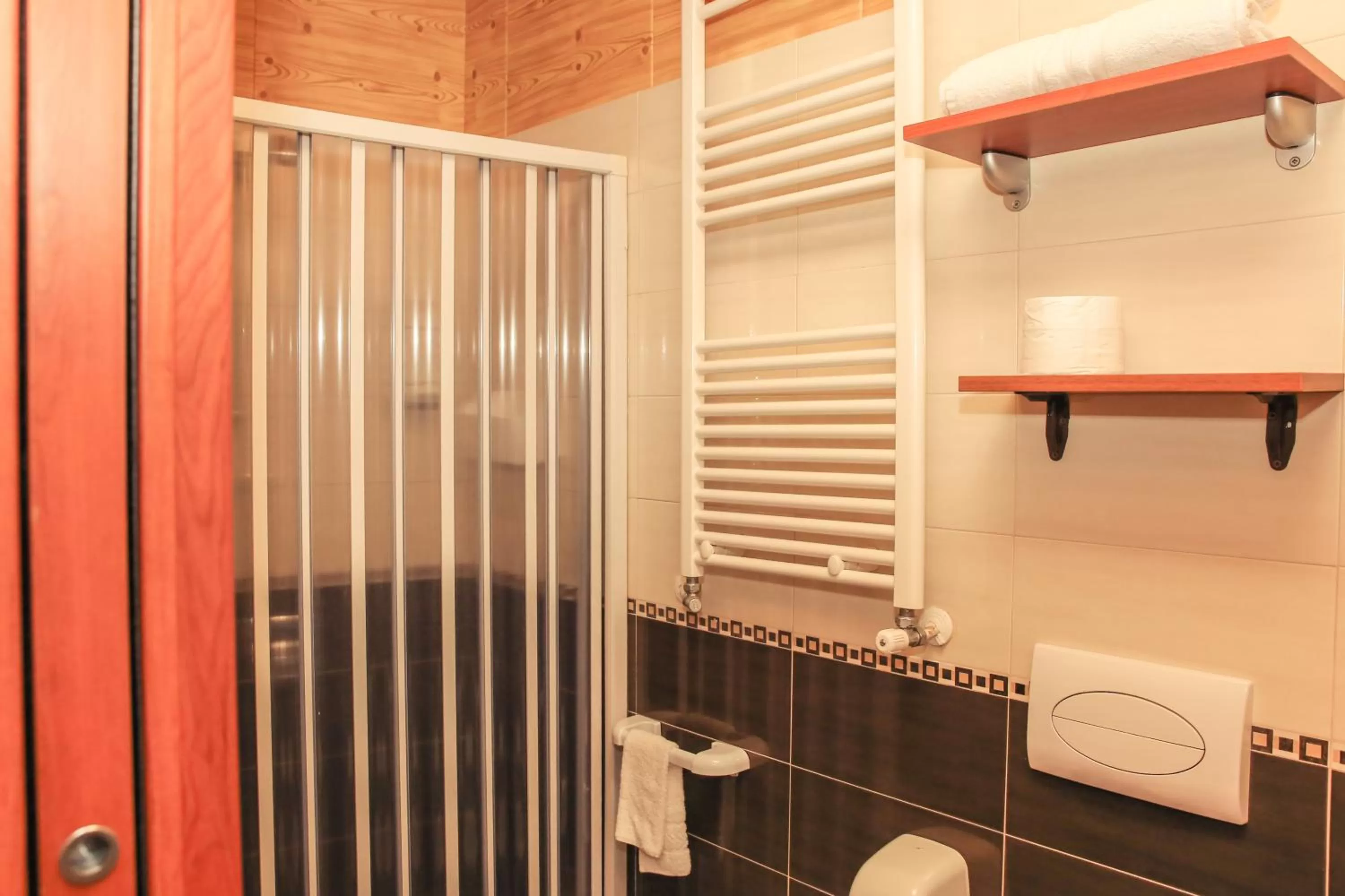 Bathroom in Golden Dreams B&B