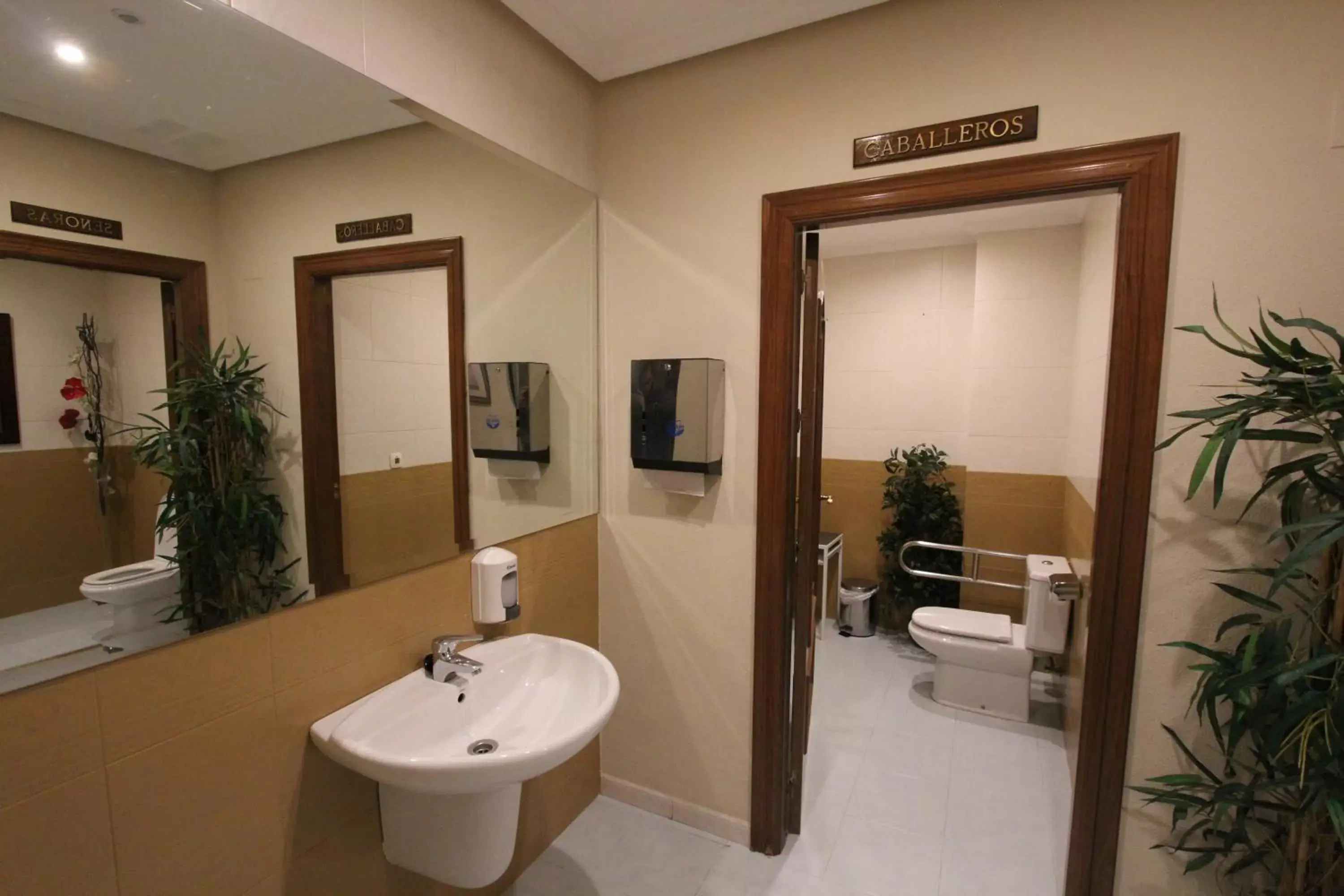 Toilet, Bathroom in Hotel Eurowest