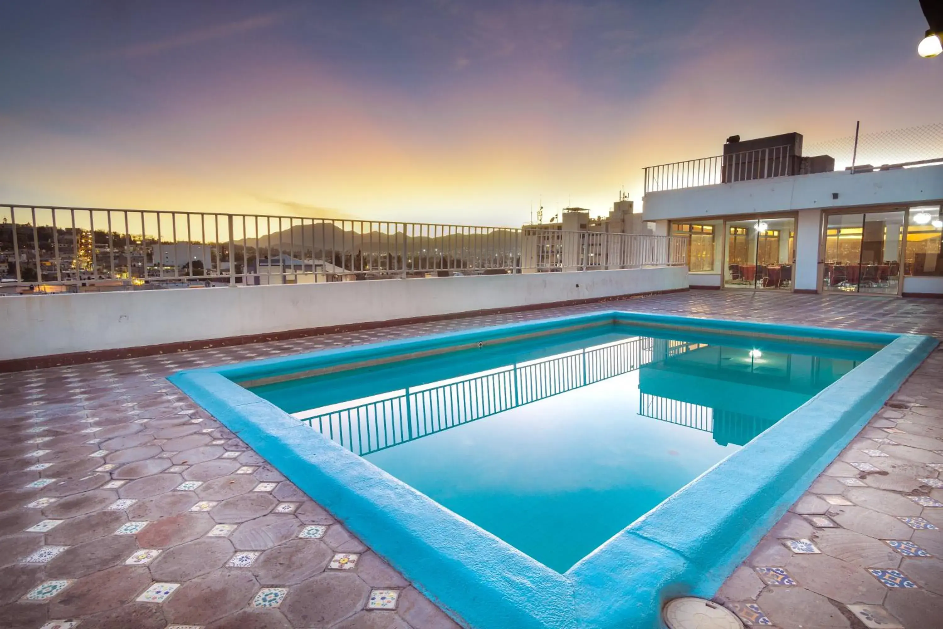 Swimming pool, Sunrise/Sunset in Hotel San Jorge