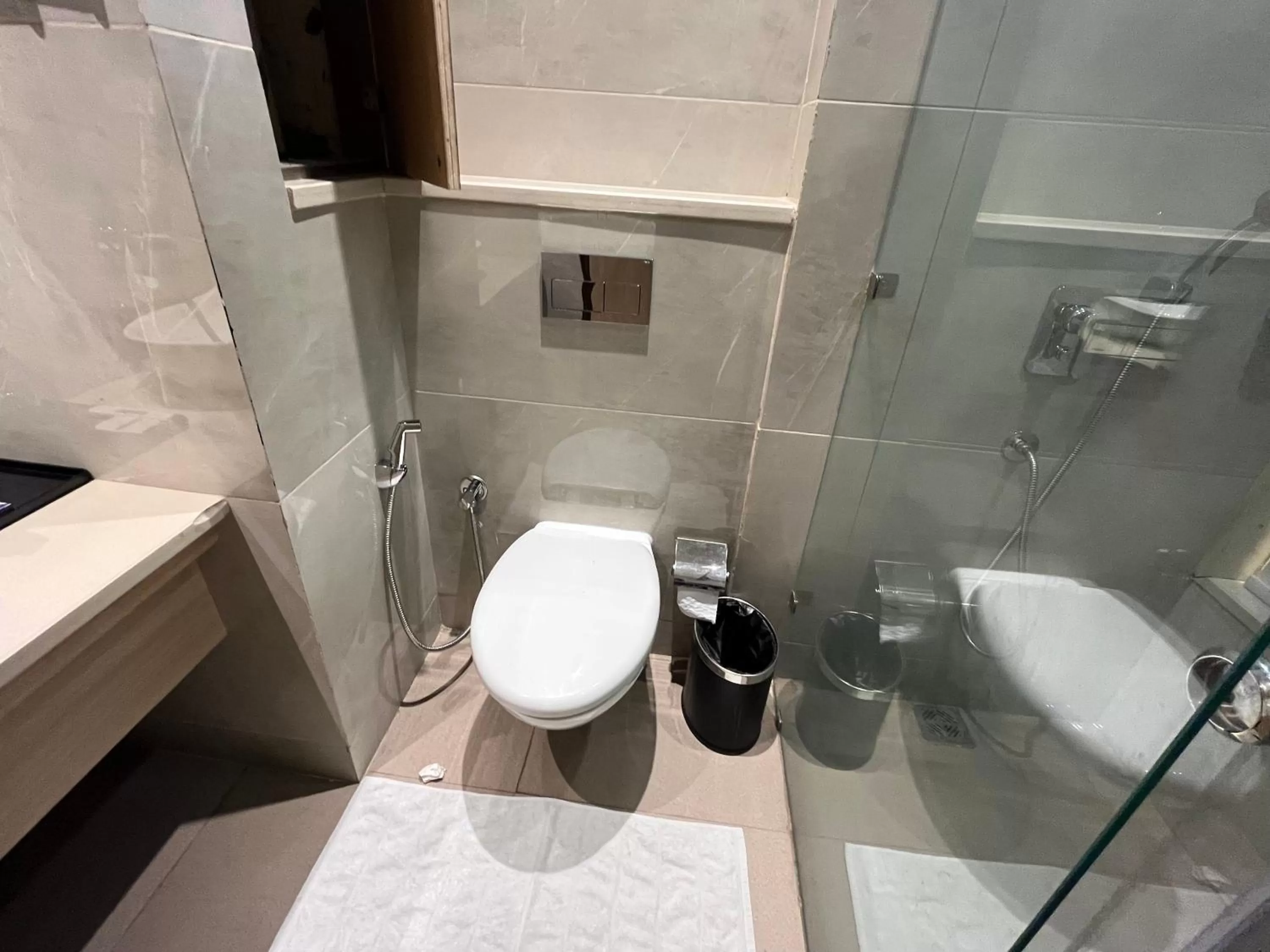 Bathroom in RRV Hotel