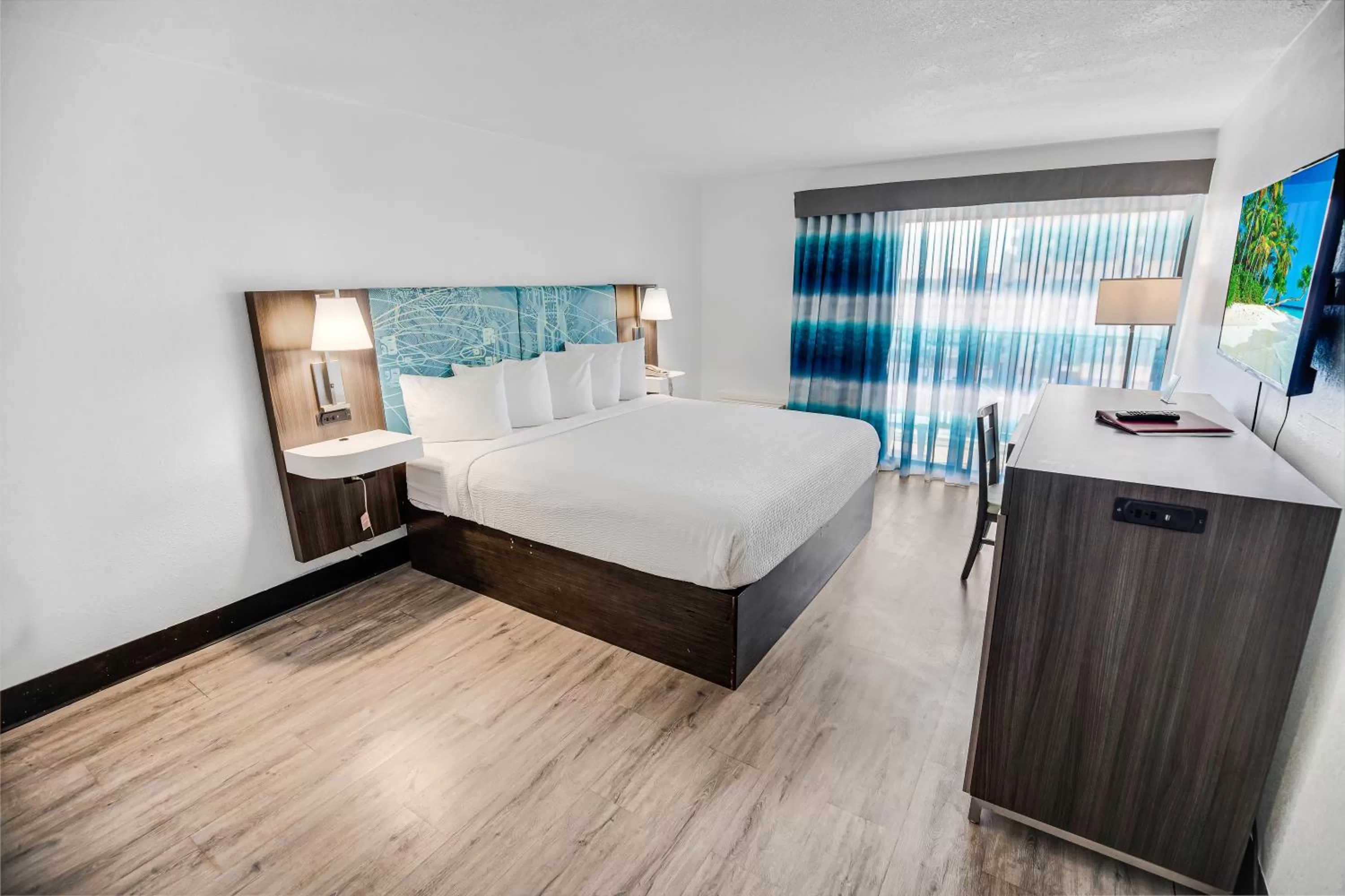 Bed in Tropical Seas Hotel