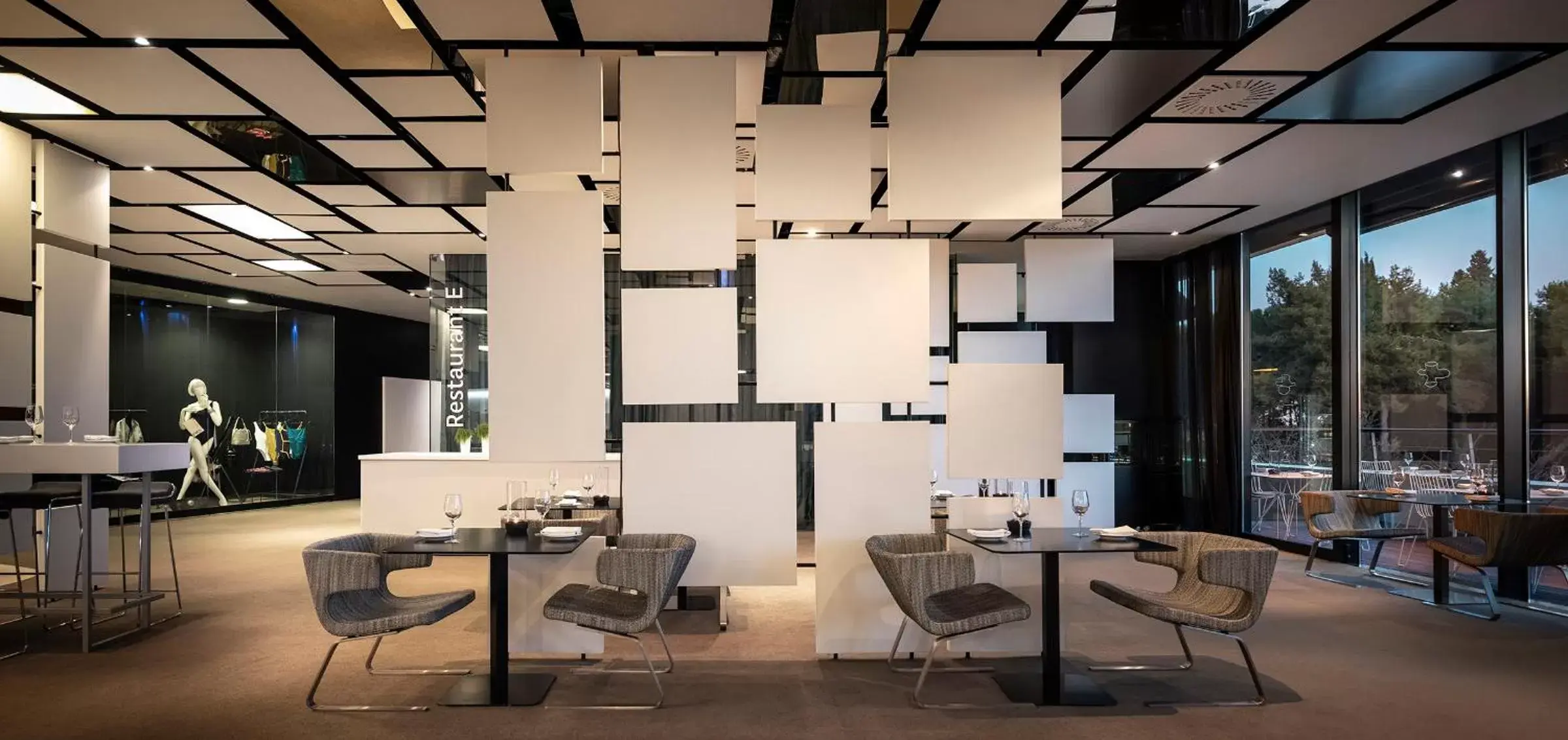 Restaurant/Places to Eat in Lone Hotel by Maistra Collection
