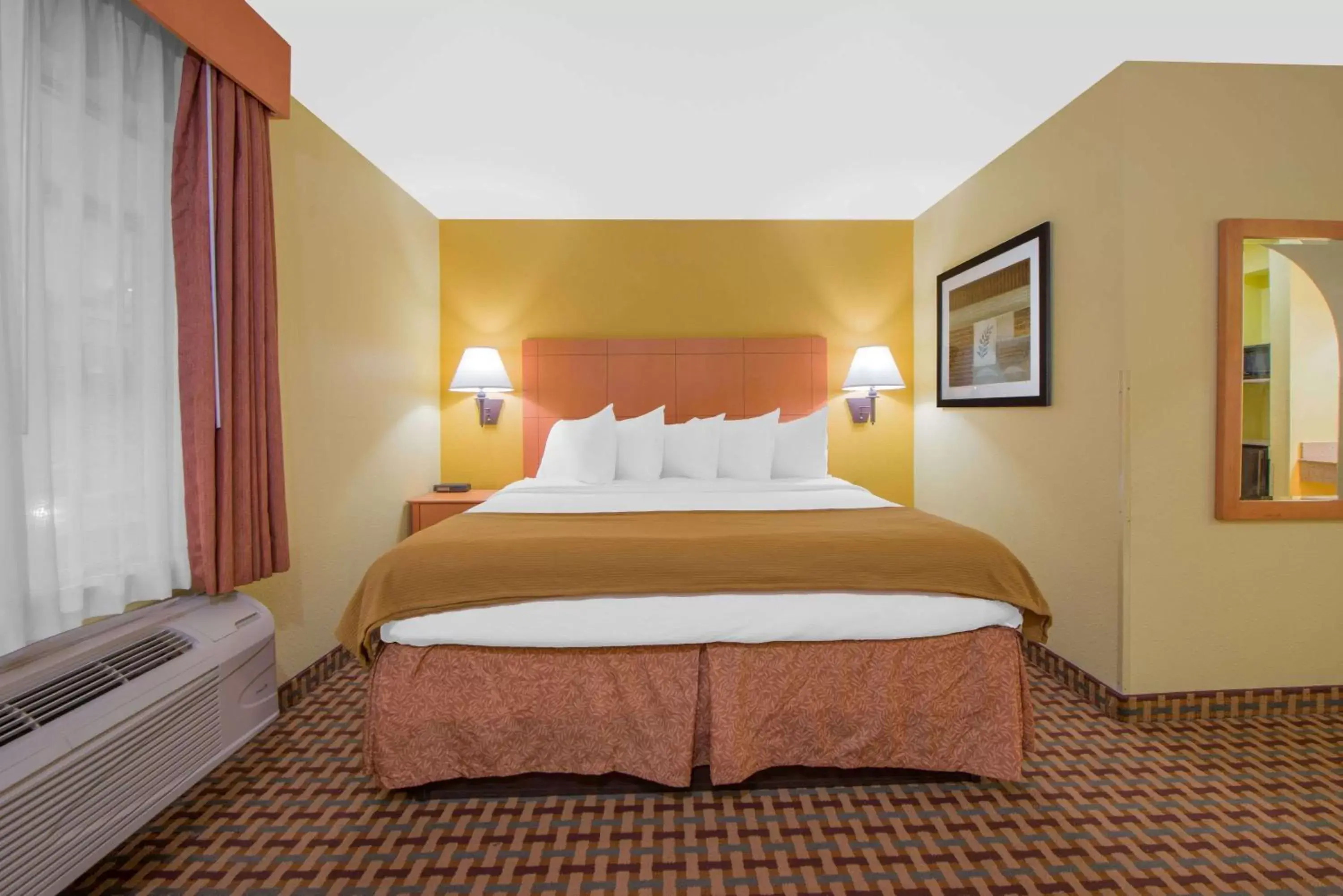 Photo of the whole room, Bed in Days Inn by Wyndham Lubbock South