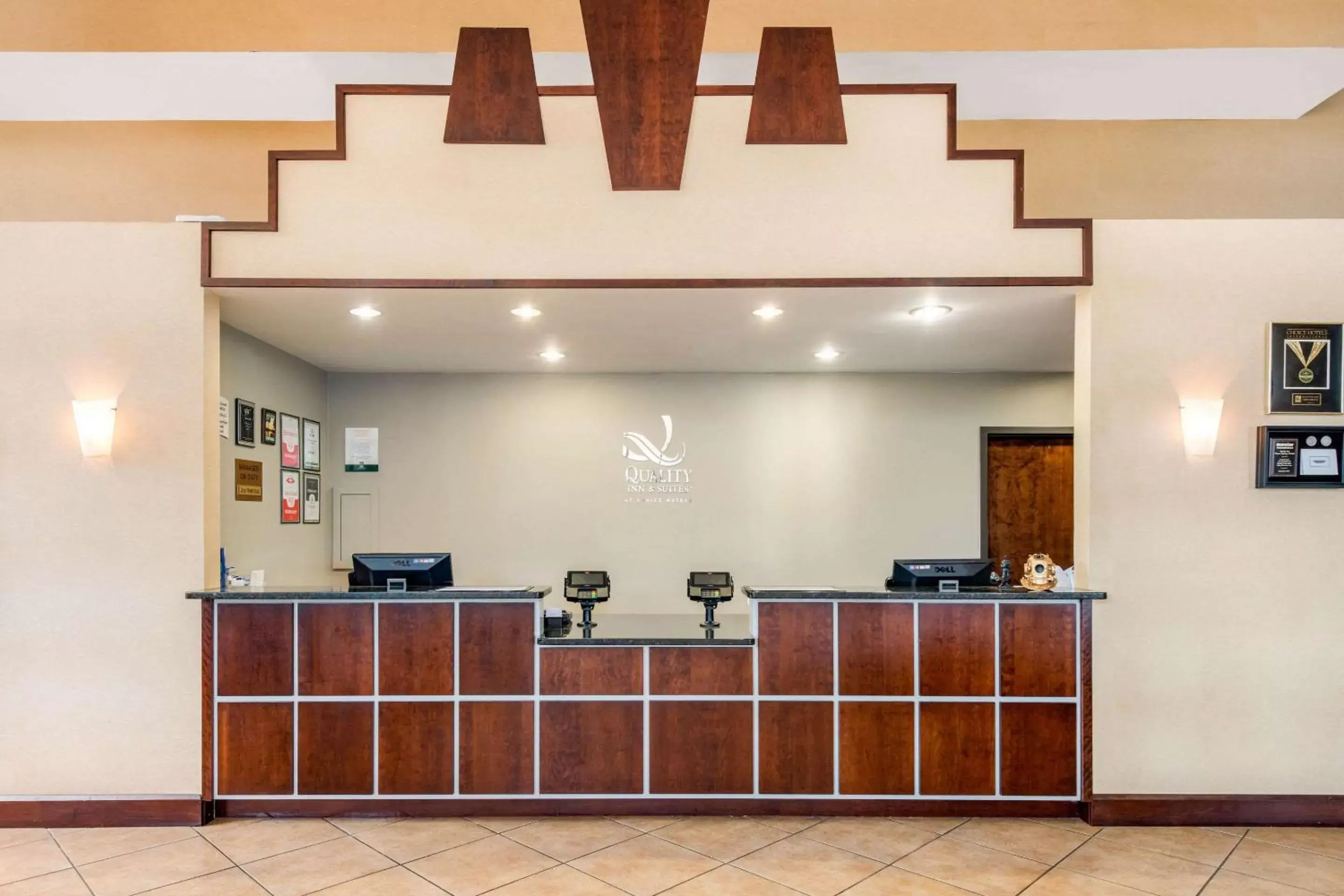 Lobby or reception, Lobby/Reception in Quality Inn & Suites Tarpon Springs South
