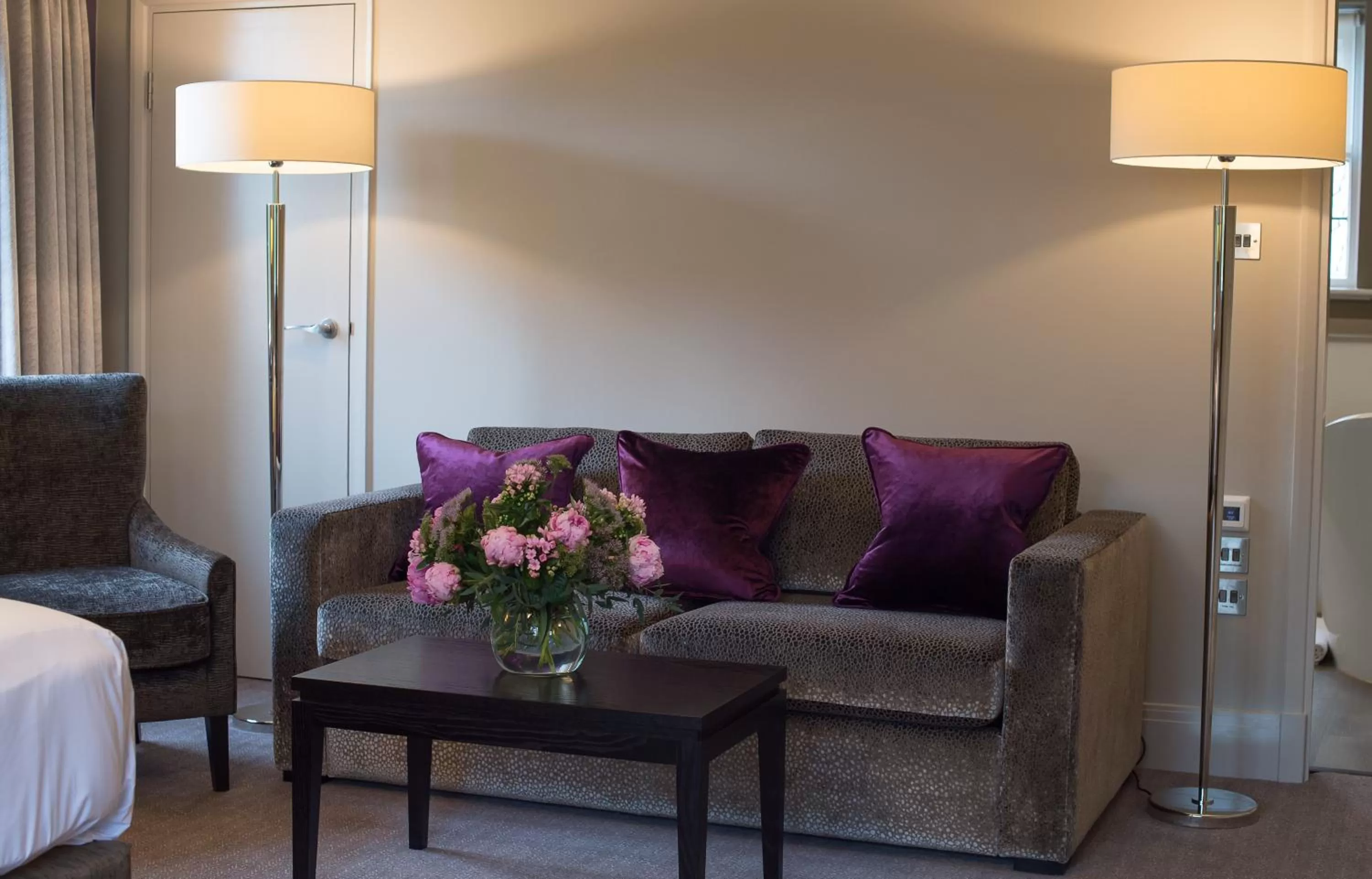 Bedroom, Bed in Hogarths Stone Manor