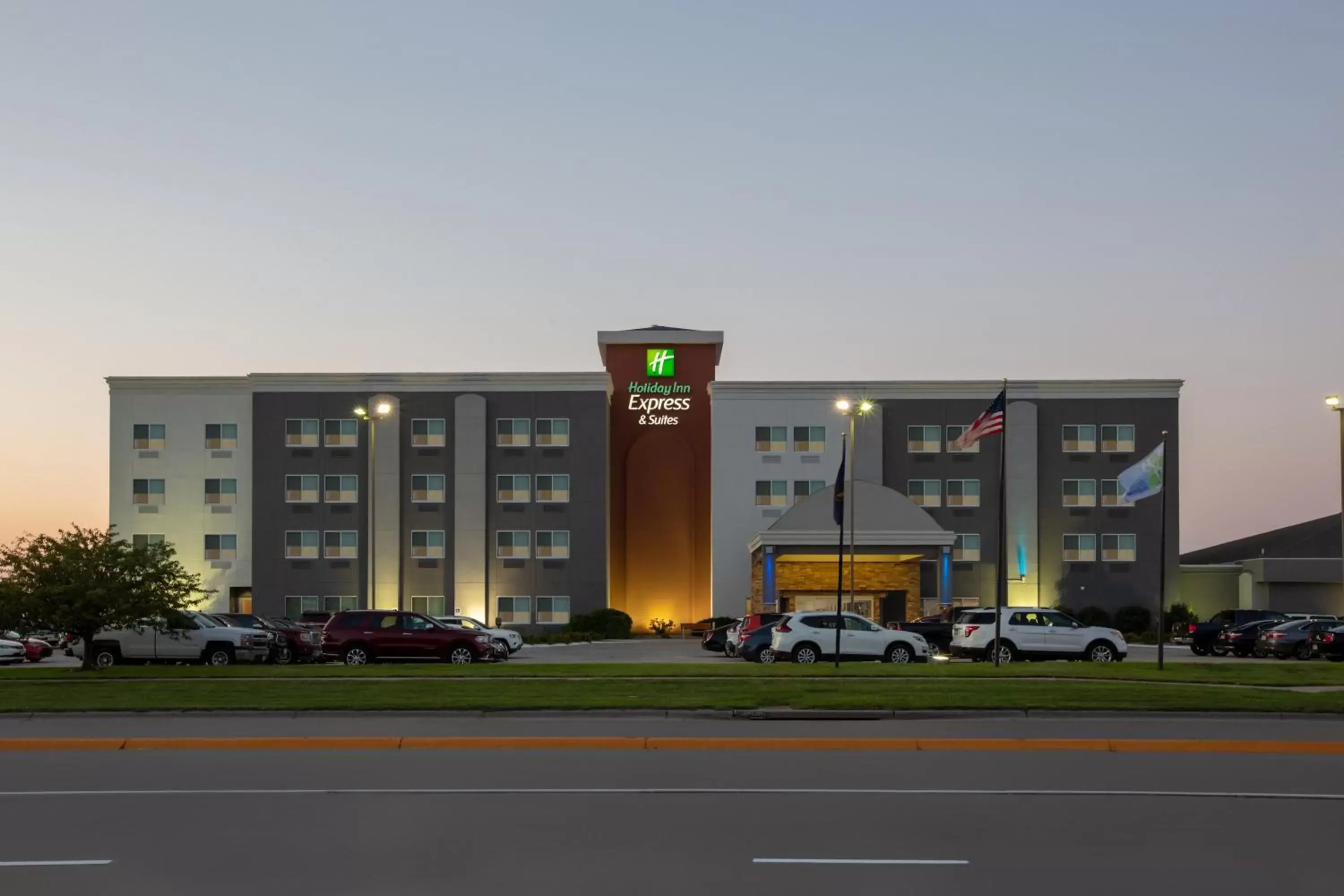 Property Building in Holiday Inn Express Hotel & Suites Columbus, an IHG Hotel